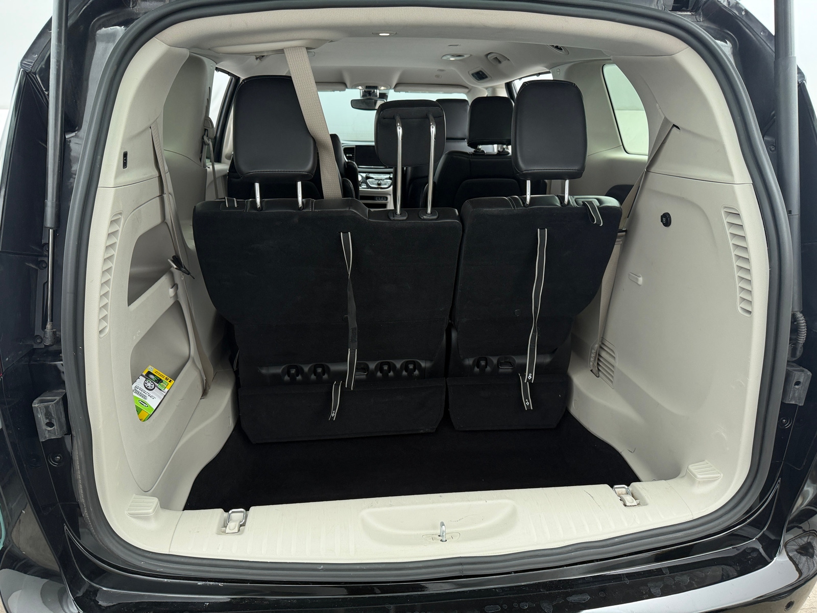 Thumbnail: 2024 Chrysler Pacifica - 6
