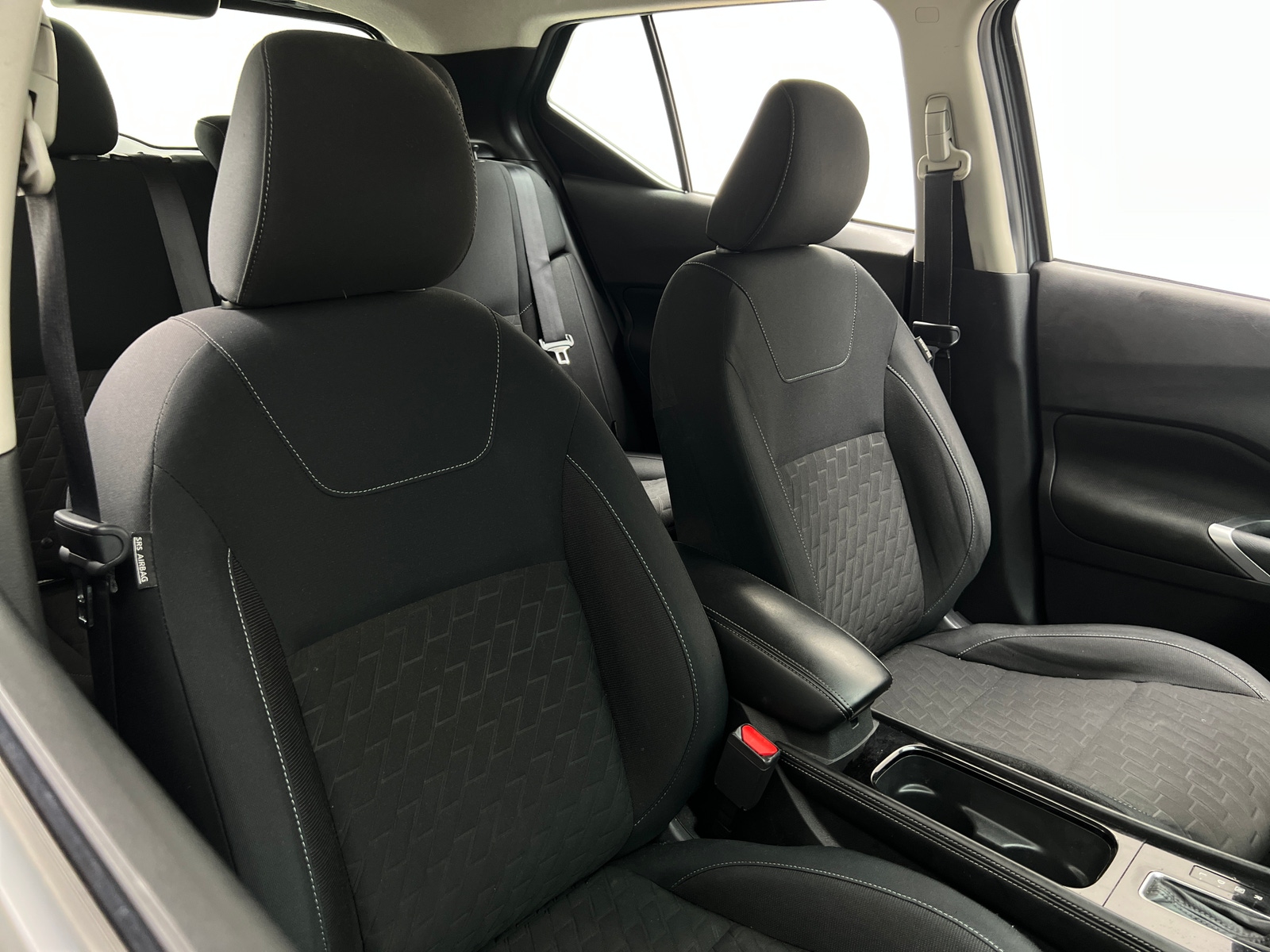 Thumbnail: 2023 Nissan Kicks - 2