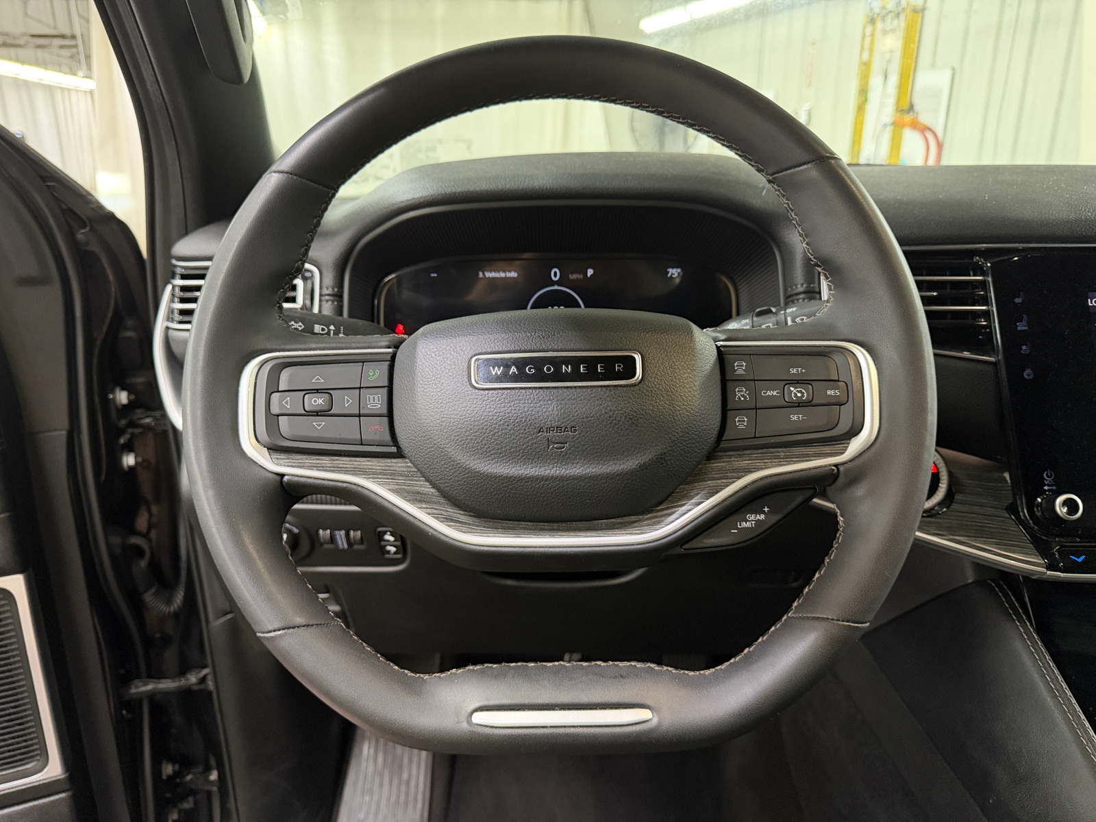 Thumbnail: 2024 Jeep Wagoneer - 4