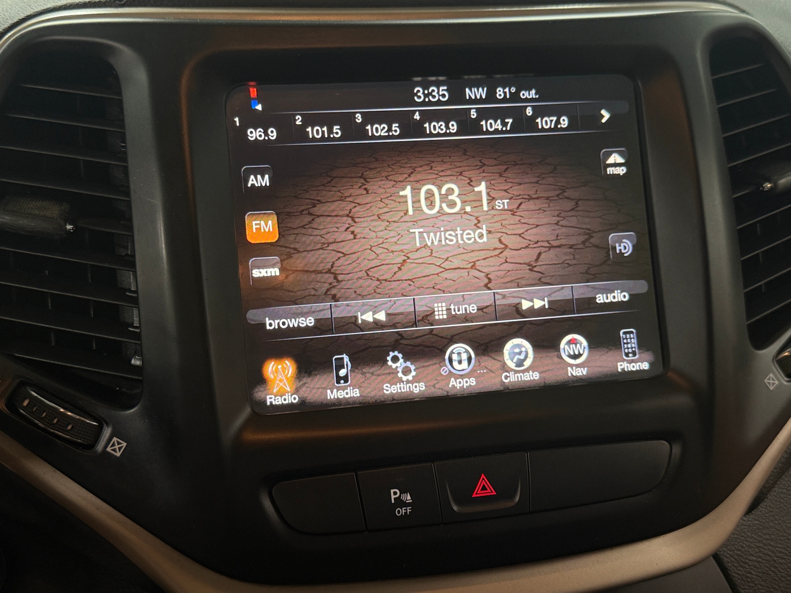 Thumbnail: 2018 Jeep Cherokee - 4