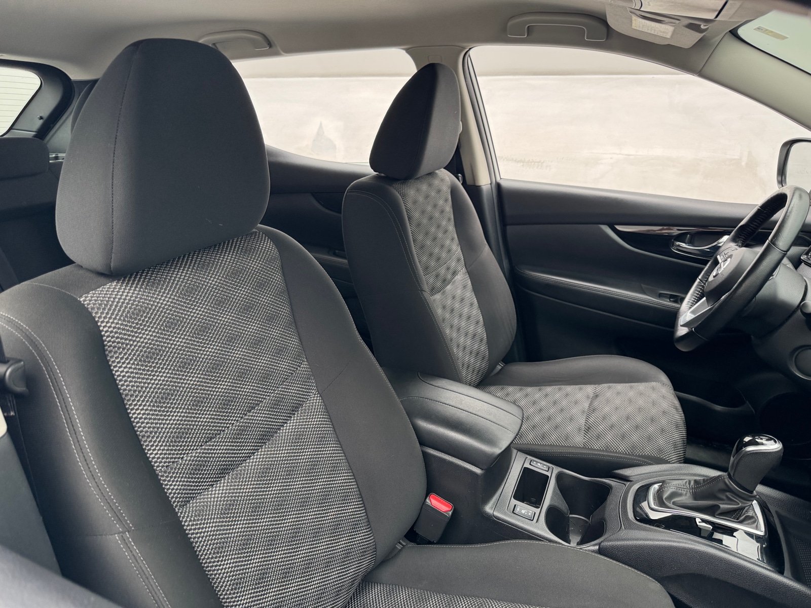 Thumbnail: 2022 Nissan Rogue Sport - 2