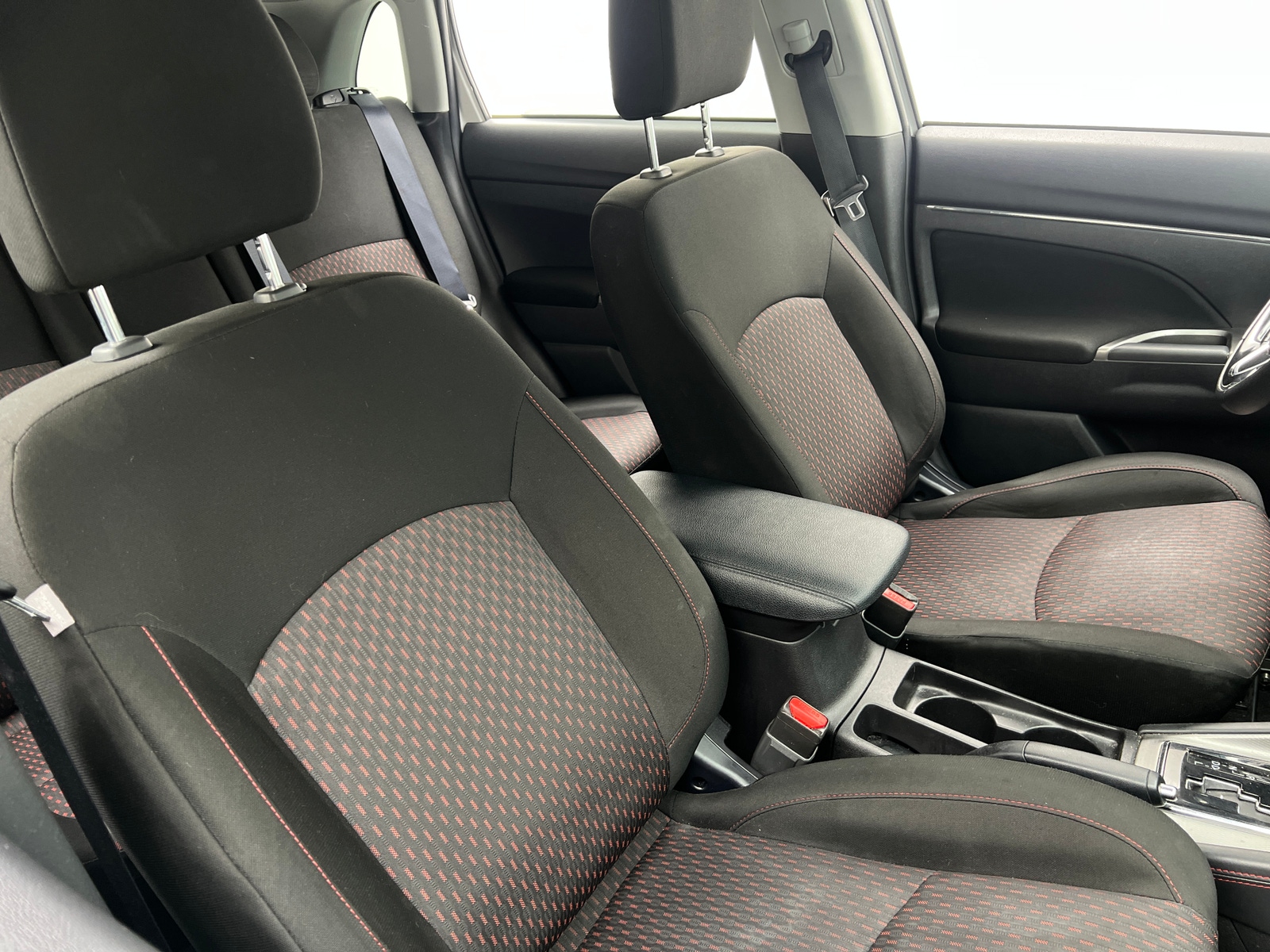 Thumbnail: 2019 Mitsubishi Outlander Sport - 2