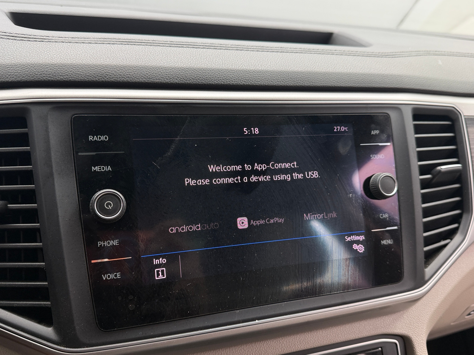 Thumbnail: 2019 Volkswagen Atlas - 4