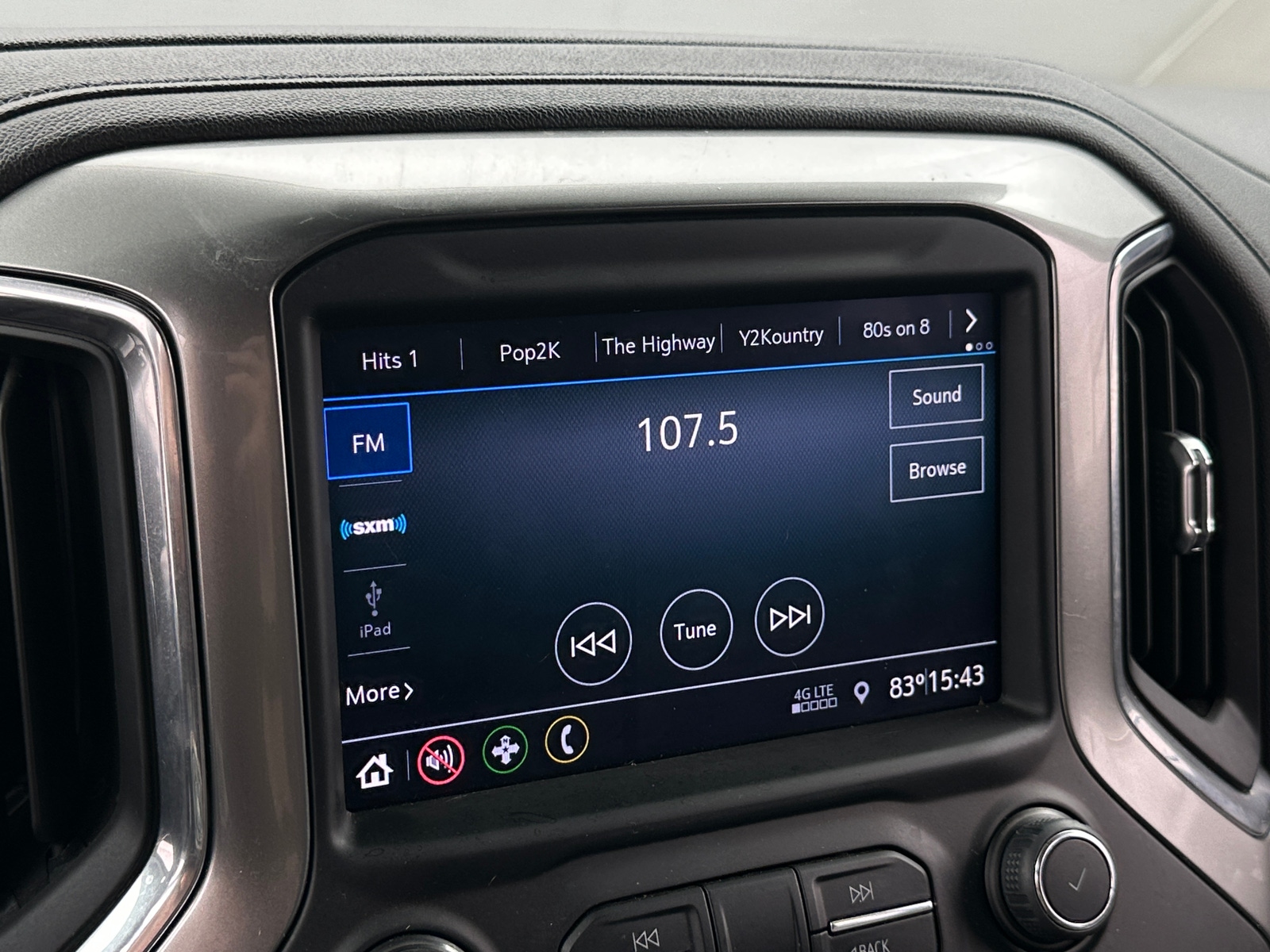 Thumbnail: 2021 Chevrolet Silverado 1500 - 4