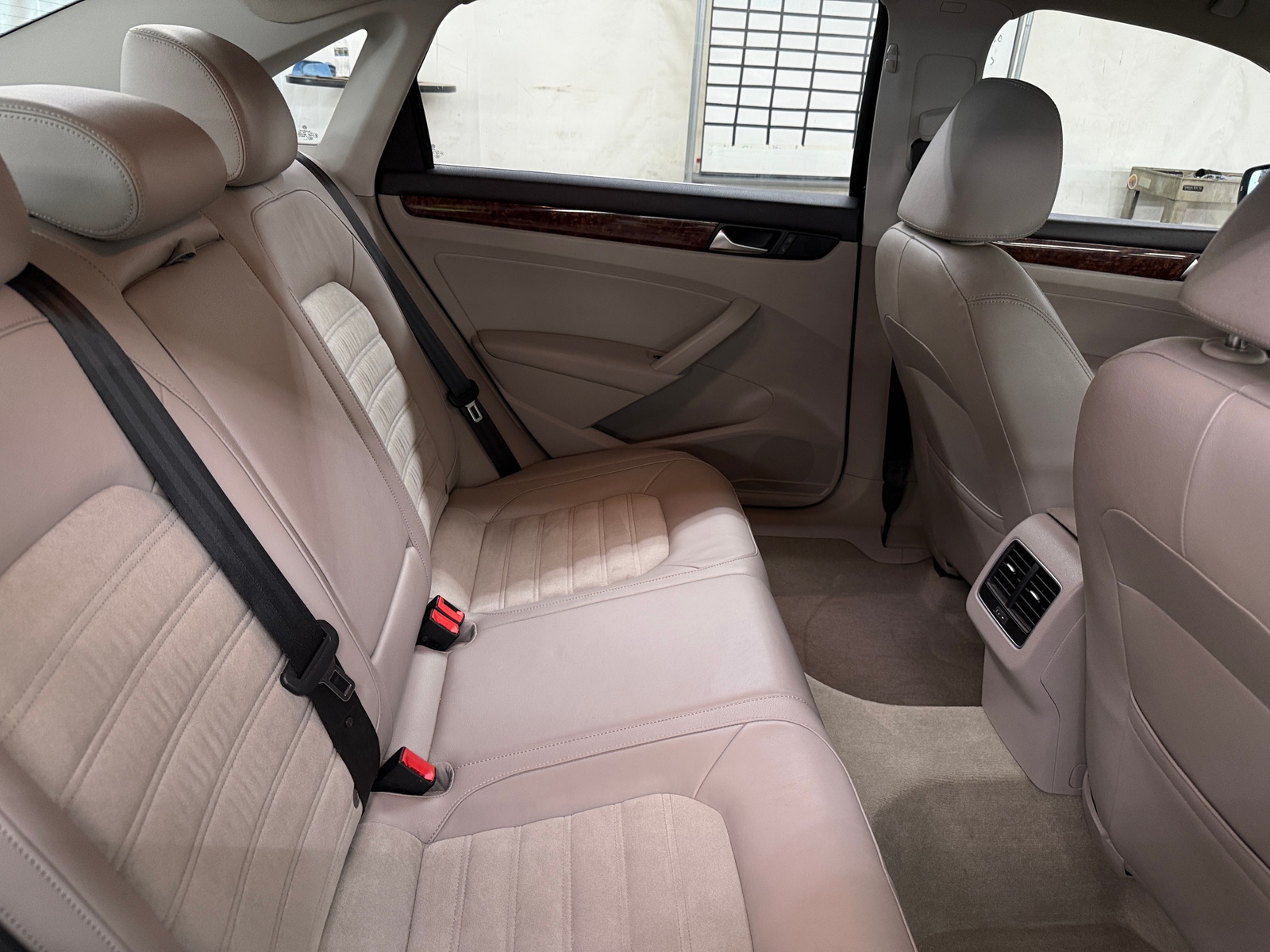 Thumbnail: 2013 Volkswagen Passat - 6