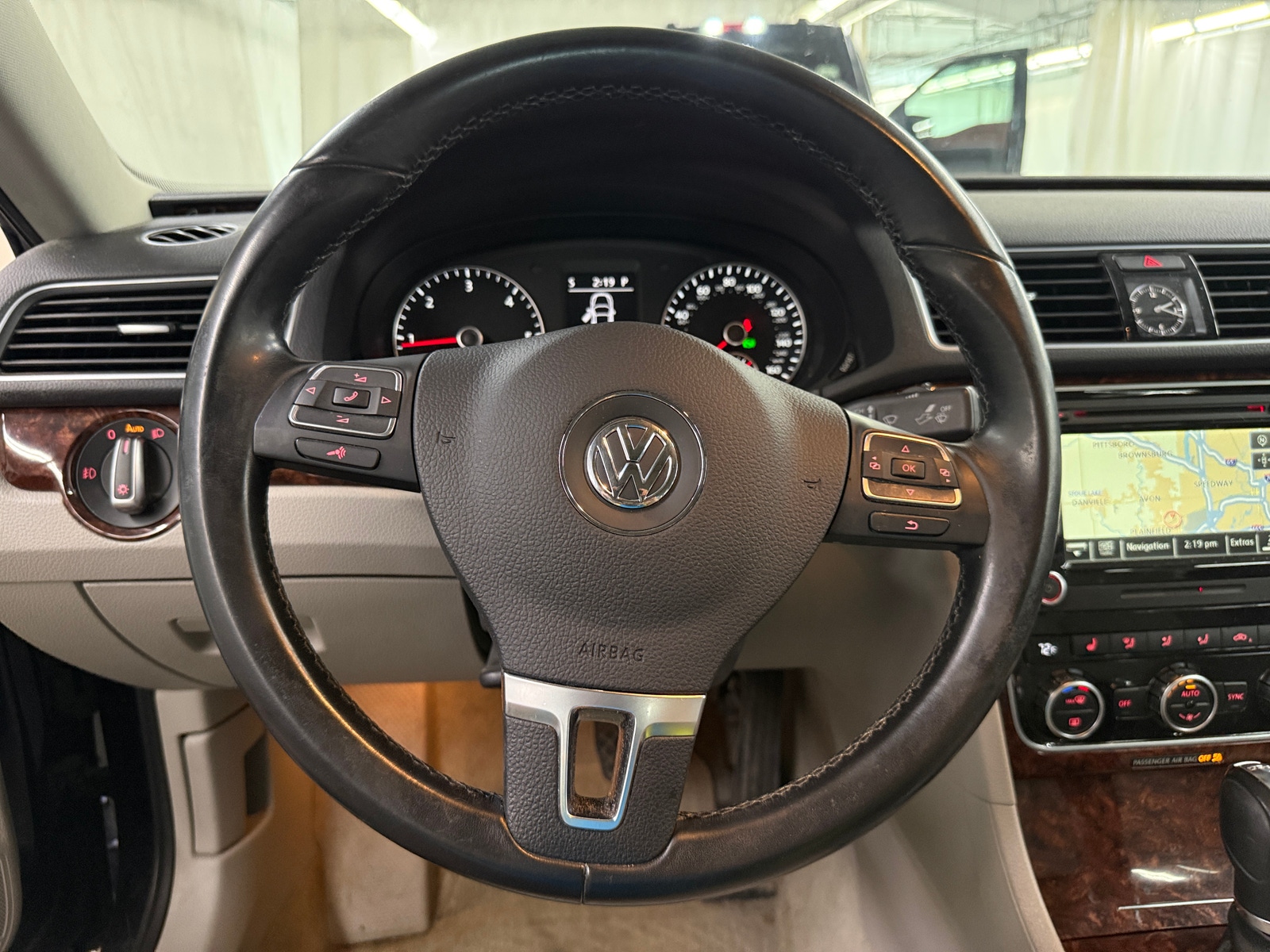 Thumbnail: 2013 Volkswagen Passat - 5