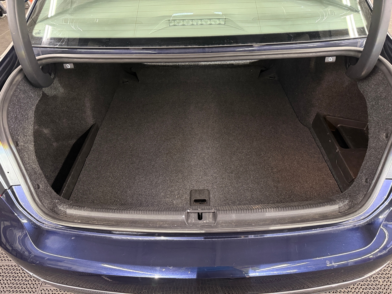 Thumbnail: 2013 Volkswagen Passat - 7
