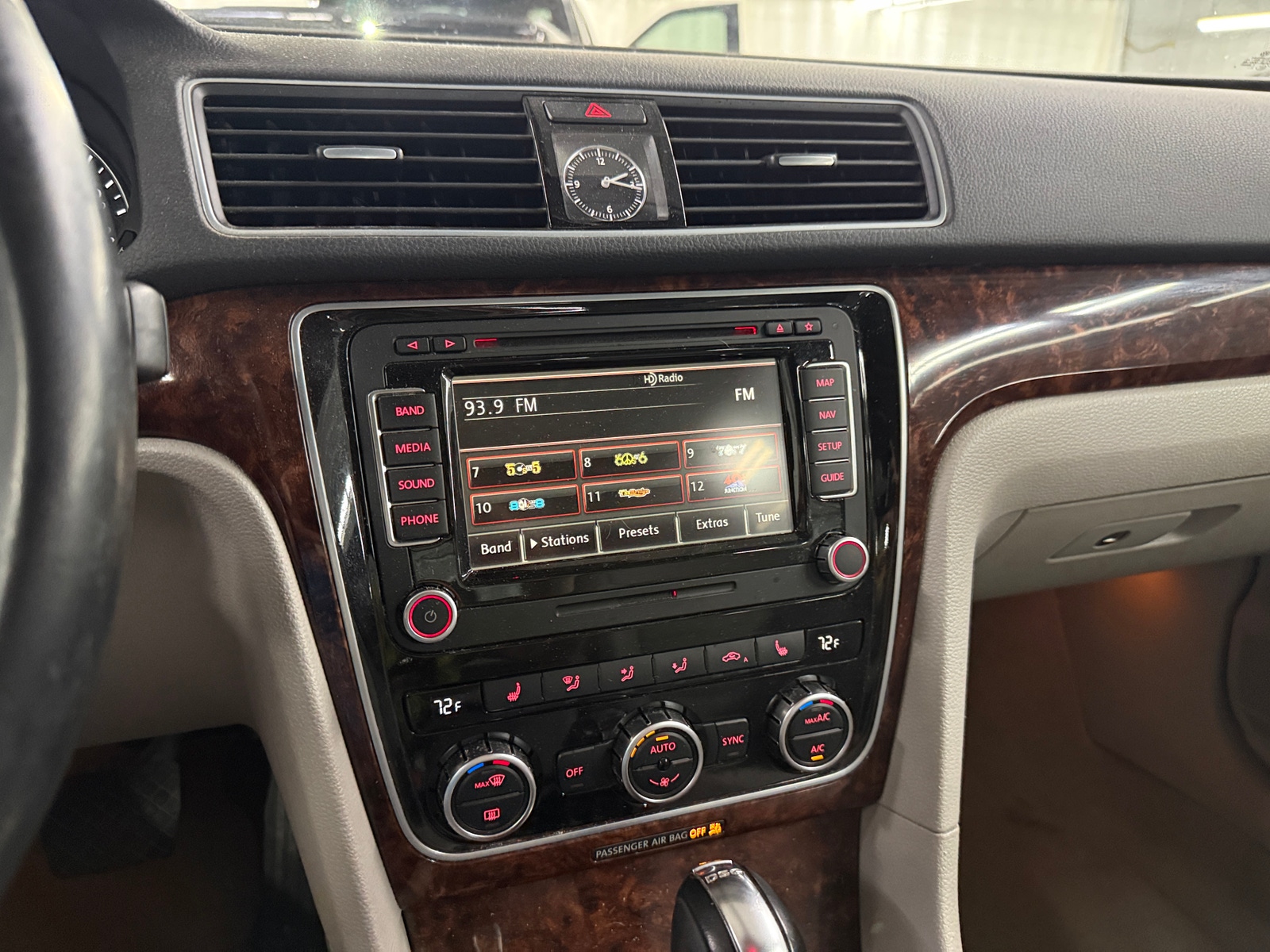 Thumbnail: 2013 Volkswagen Passat - 4