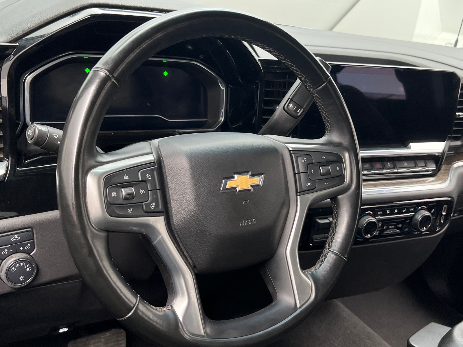 Thumbnail: 2025 Chevrolet Silverado 1500 - 5