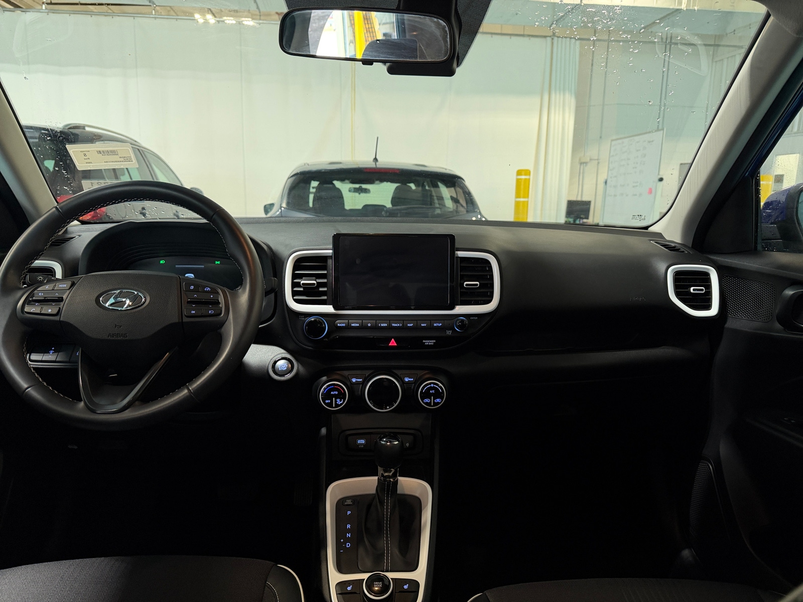 Thumbnail: 2025 Hyundai Venue - 2