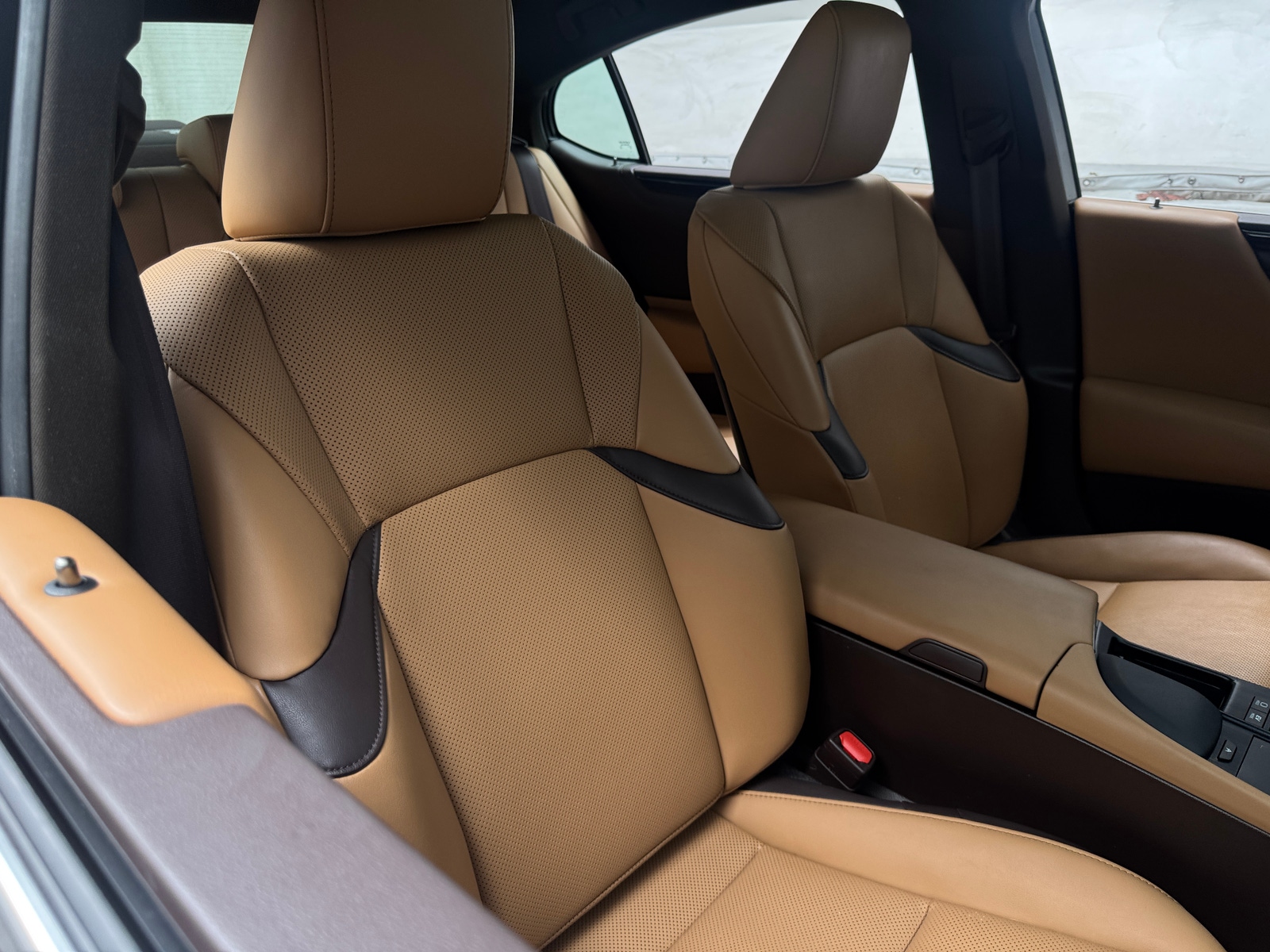 Thumbnail: 2020 Lexus ES - 2