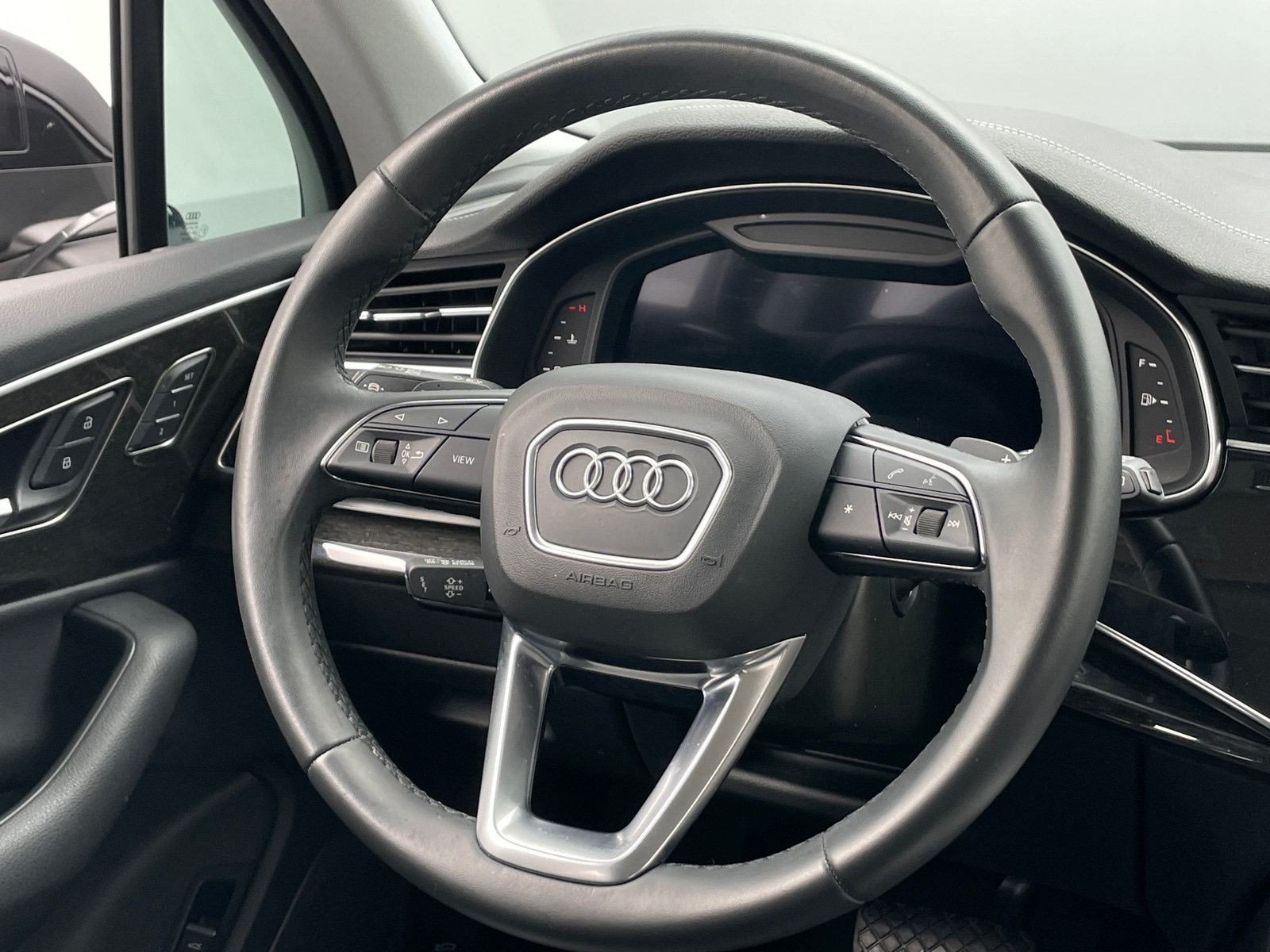 Thumbnail: 2023 Audi Q7 - 5
