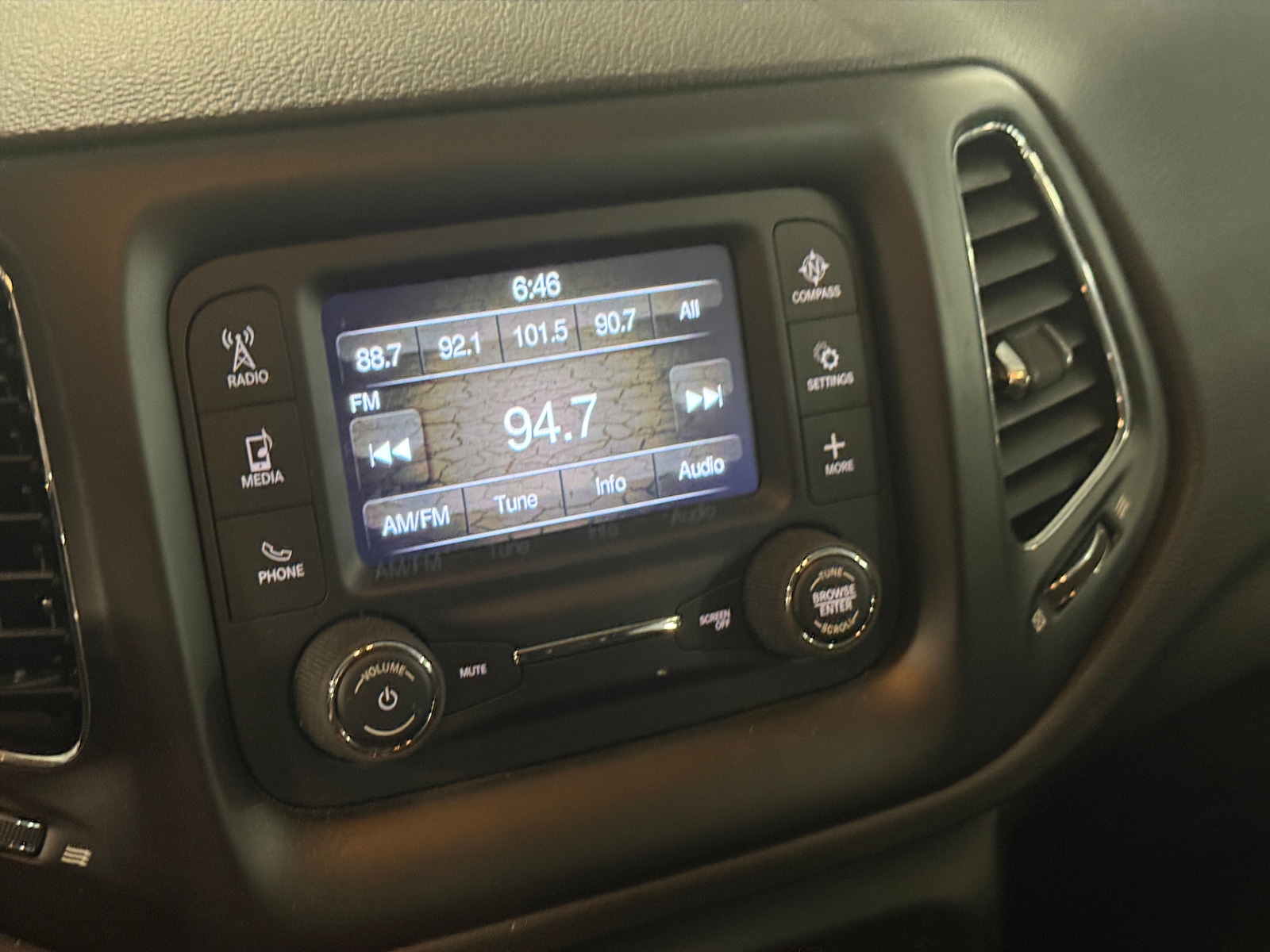 Thumbnail: 2018 Jeep Compass - 4