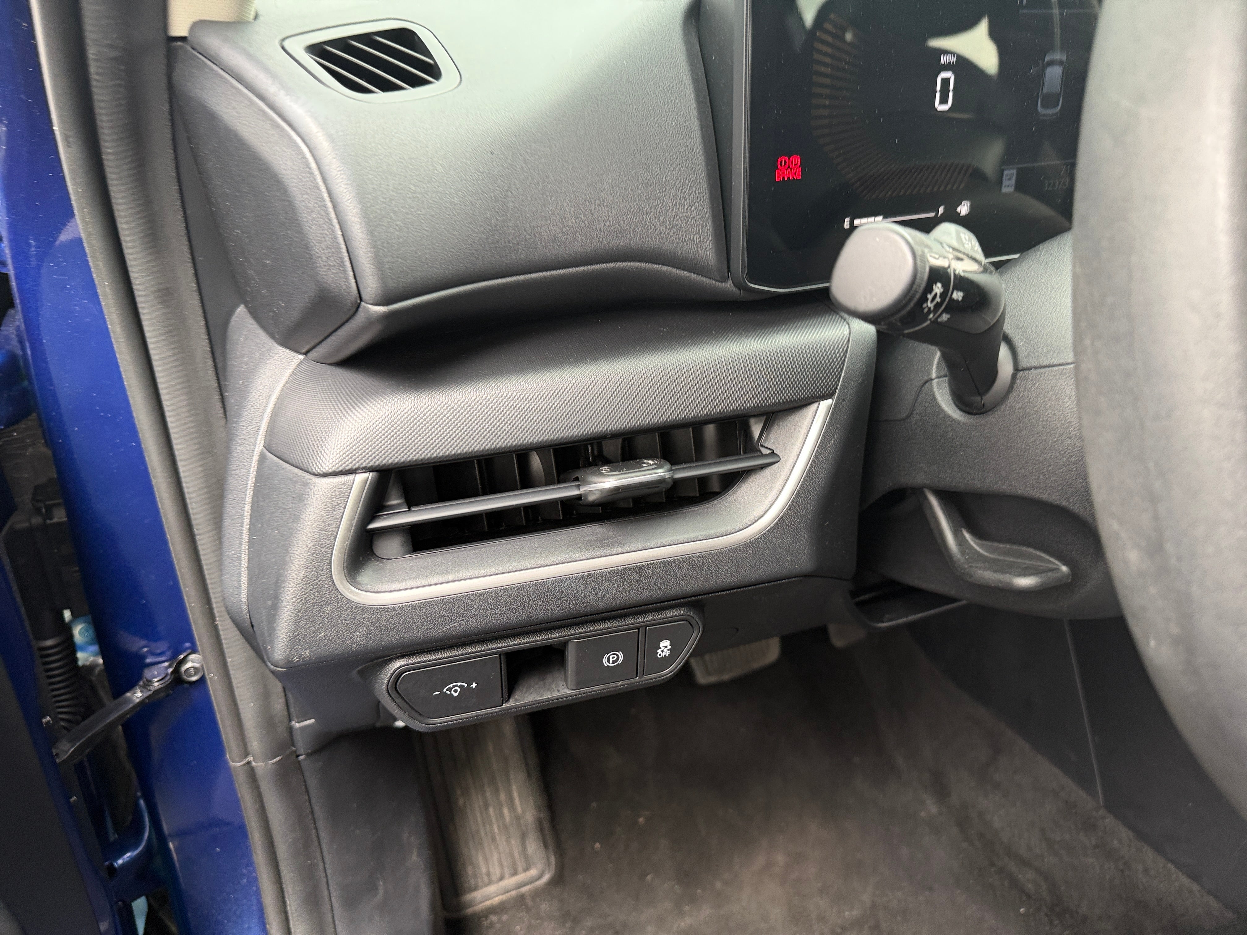 2025 Kia K4 LXS - Photo 2