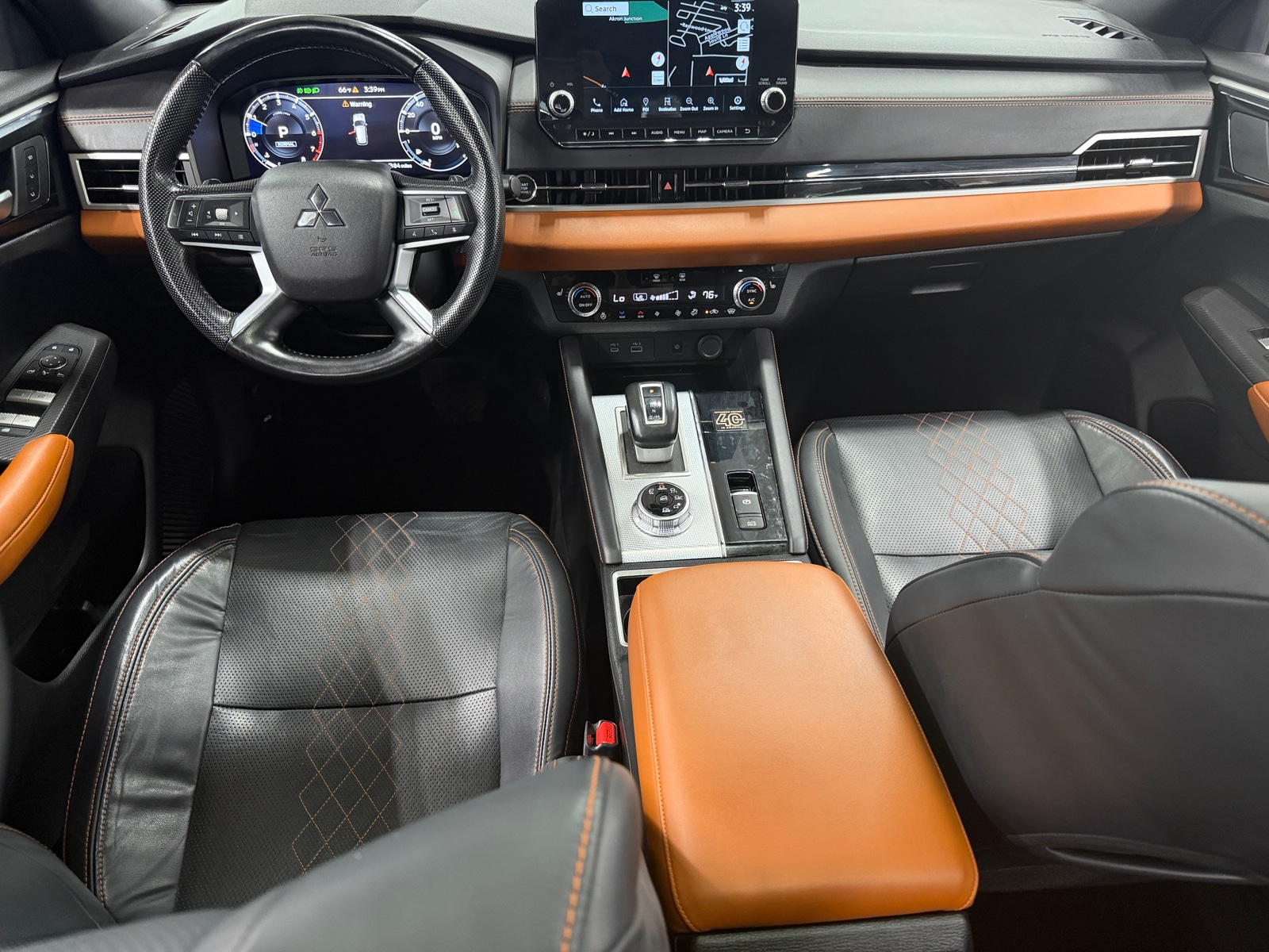 Thumbnail: 2023 Mitsubishi Outlander - 2