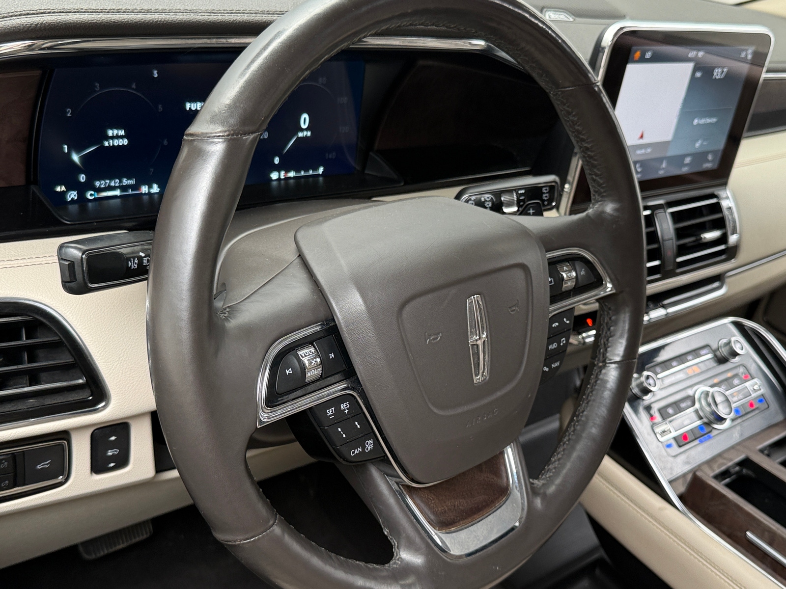 Thumbnail: 2019 Lincoln Navigator - 4