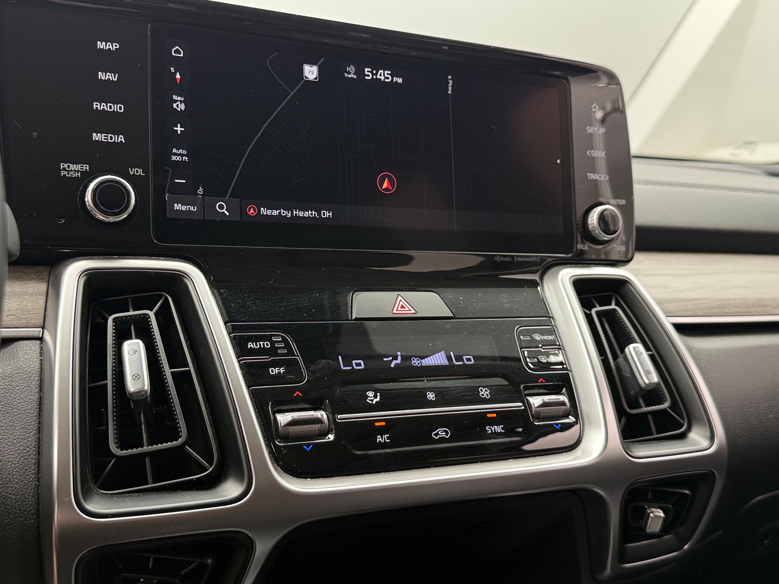 Thumbnail: 2022 Kia Sorento - 3