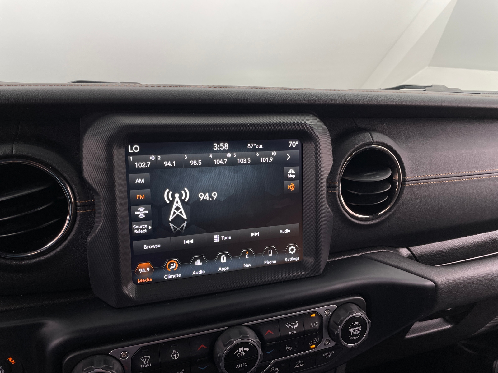 Thumbnail: 2023 Jeep Gladiator - 3