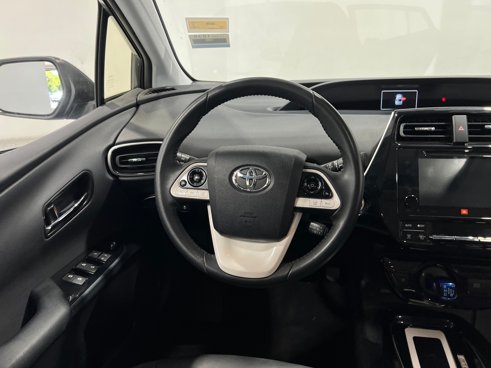 Thumbnail: 2016 Toyota Prius - 5