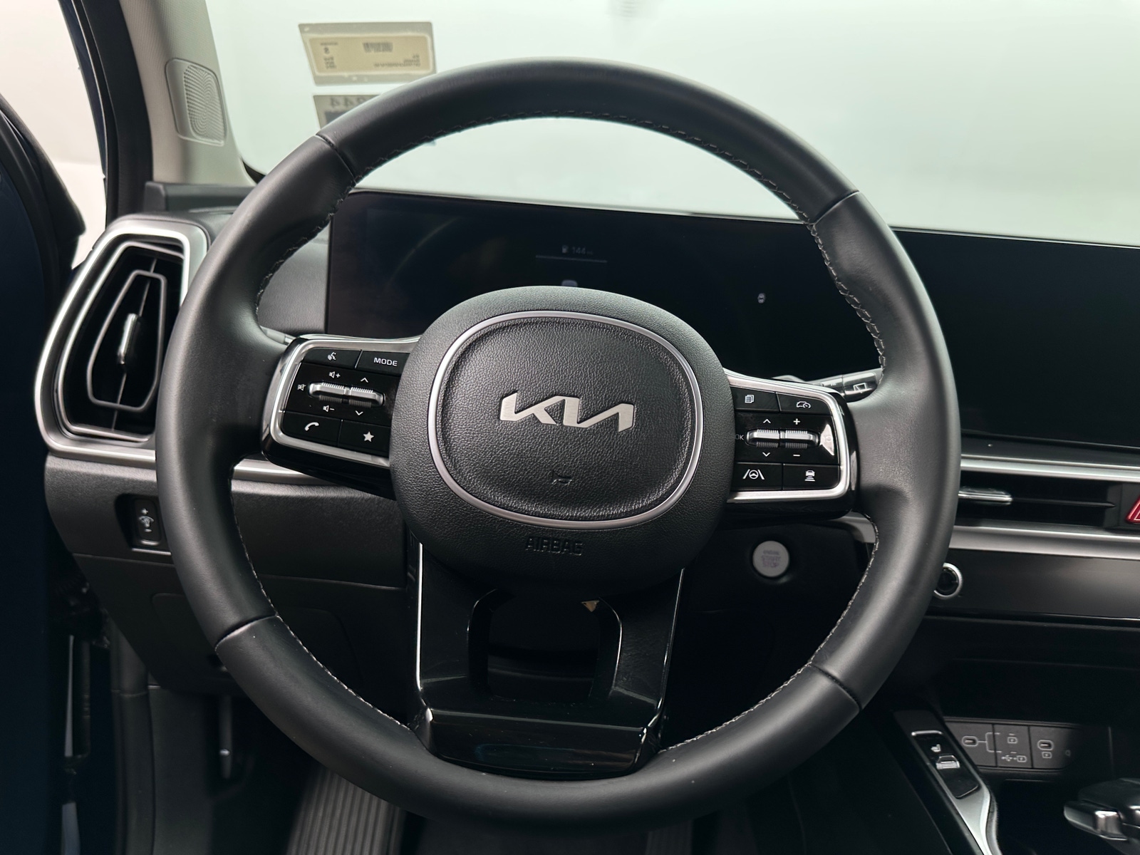 Thumbnail: 2024 Kia Sorento - 4