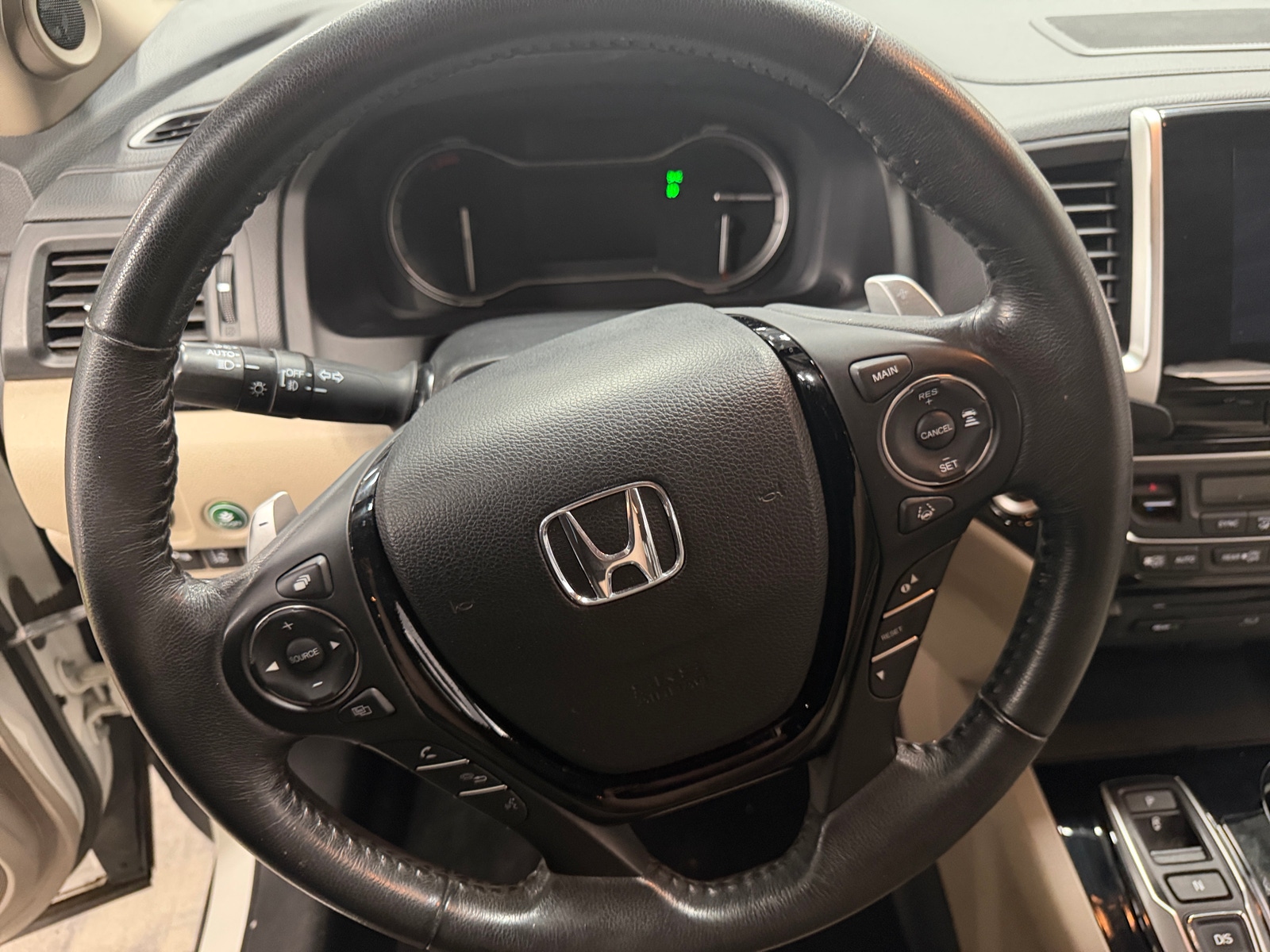 Thumbnail: 2017 Honda Pilot - 4