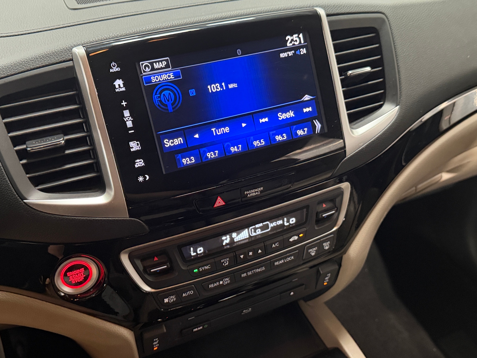Thumbnail: 2017 Honda Pilot - 3