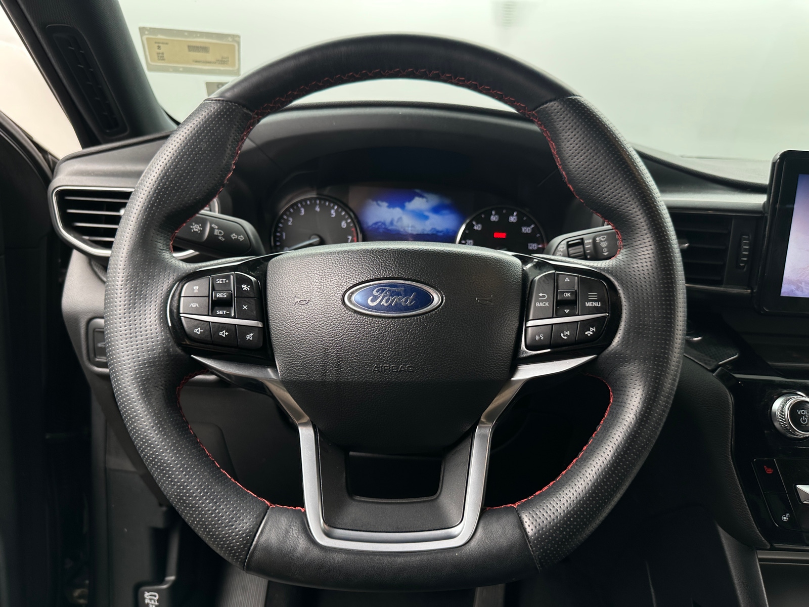 Thumbnail: 2022 Ford Explorer - 4
