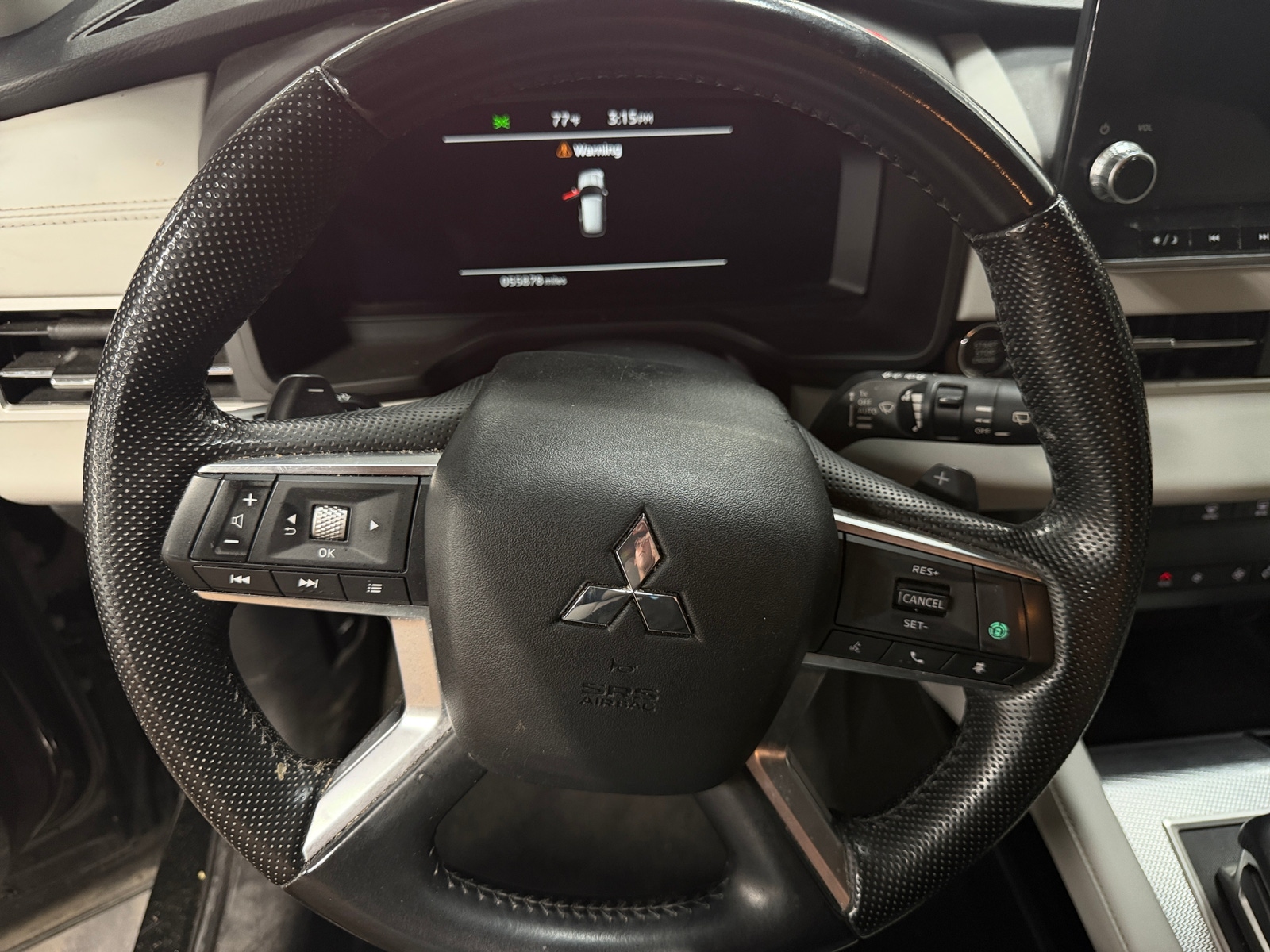 Thumbnail: 2022 Mitsubishi Outlander - 4