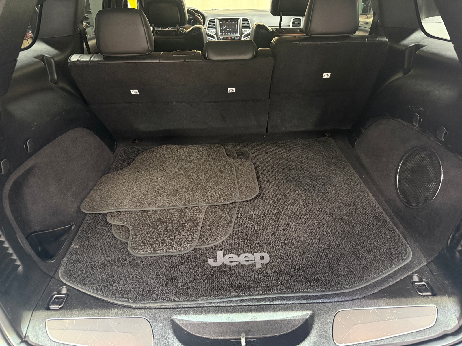 Thumbnail: 2018 Jeep Grand Cherokee - 6