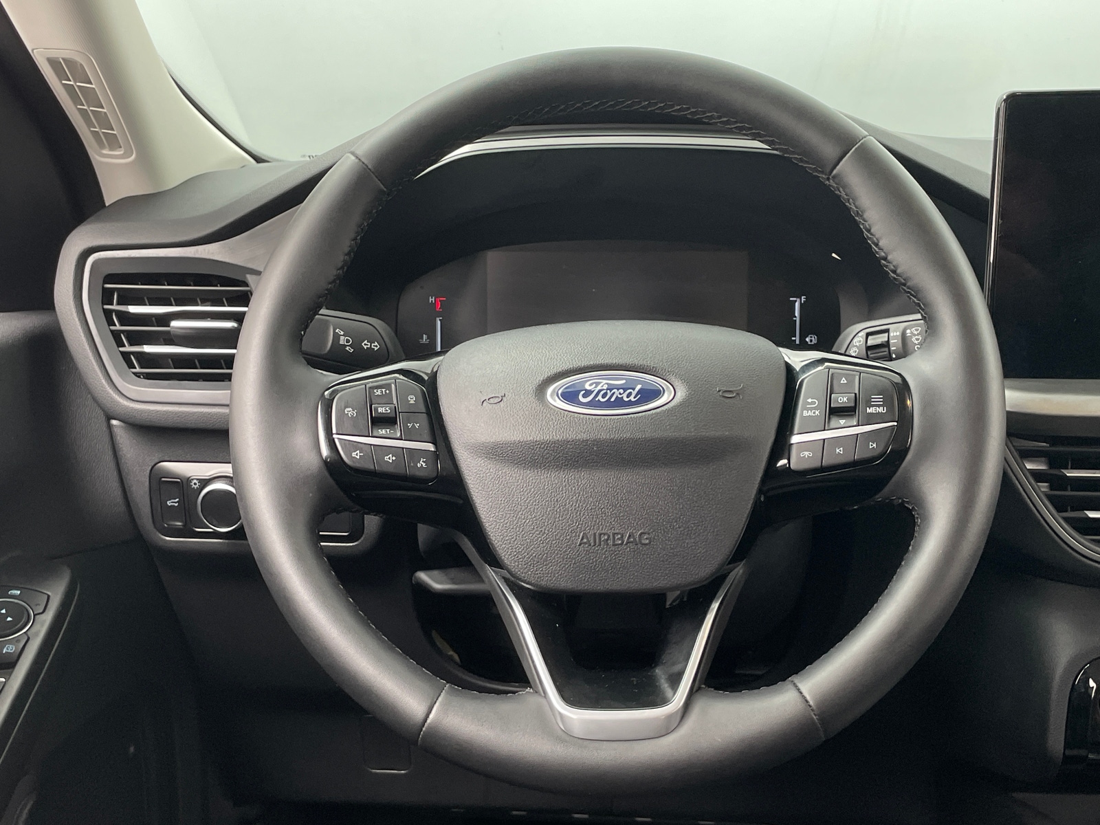 Thumbnail: 2023 Ford Escape - 5