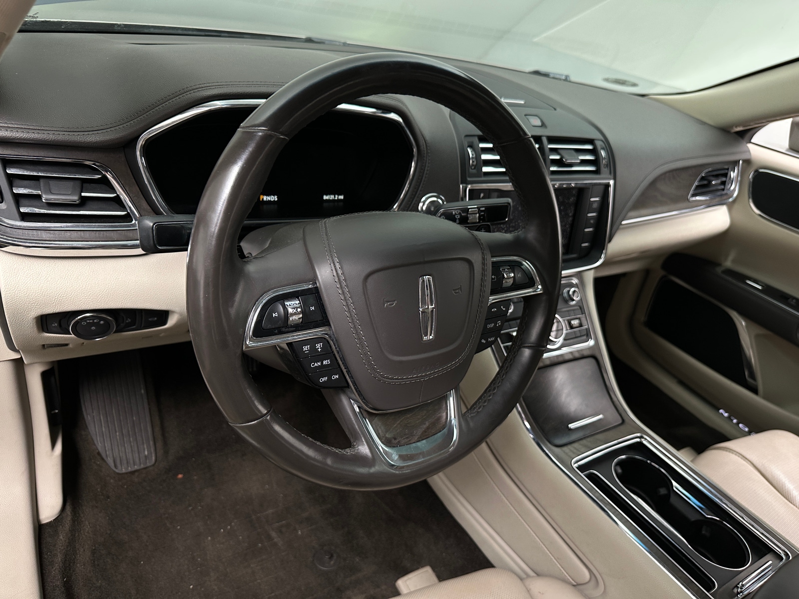 Thumbnail: 2018 Lincoln Continental - 4