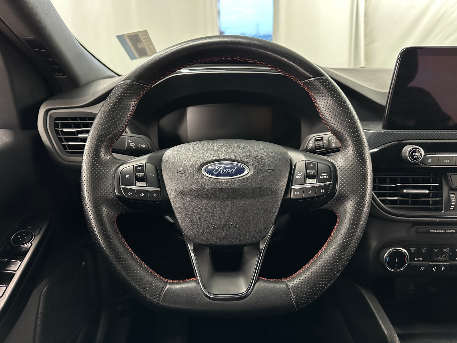 Thumbnail: 2023 Ford Escape - 5