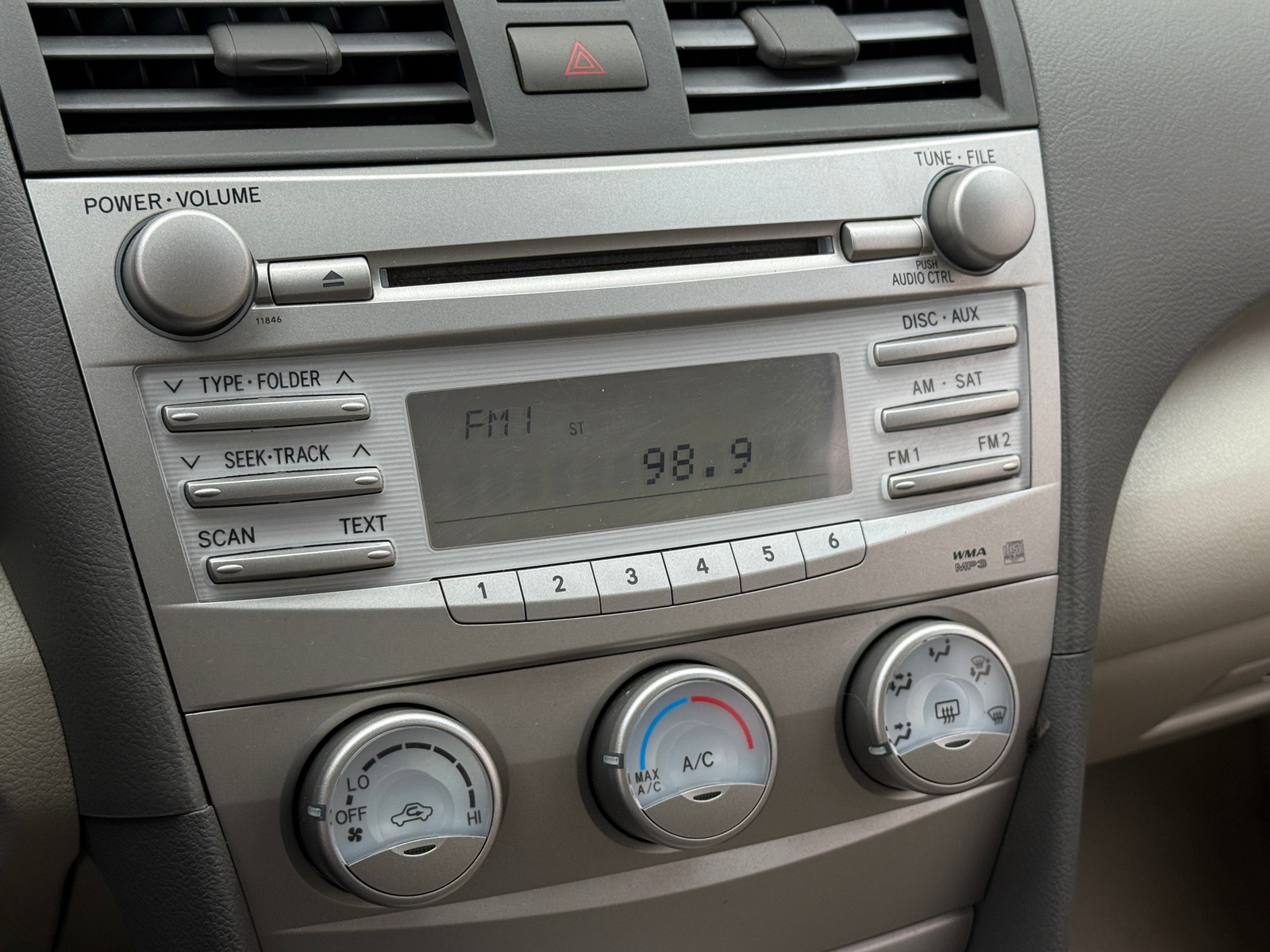 Thumbnail: 2011 Toyota Camry - 4