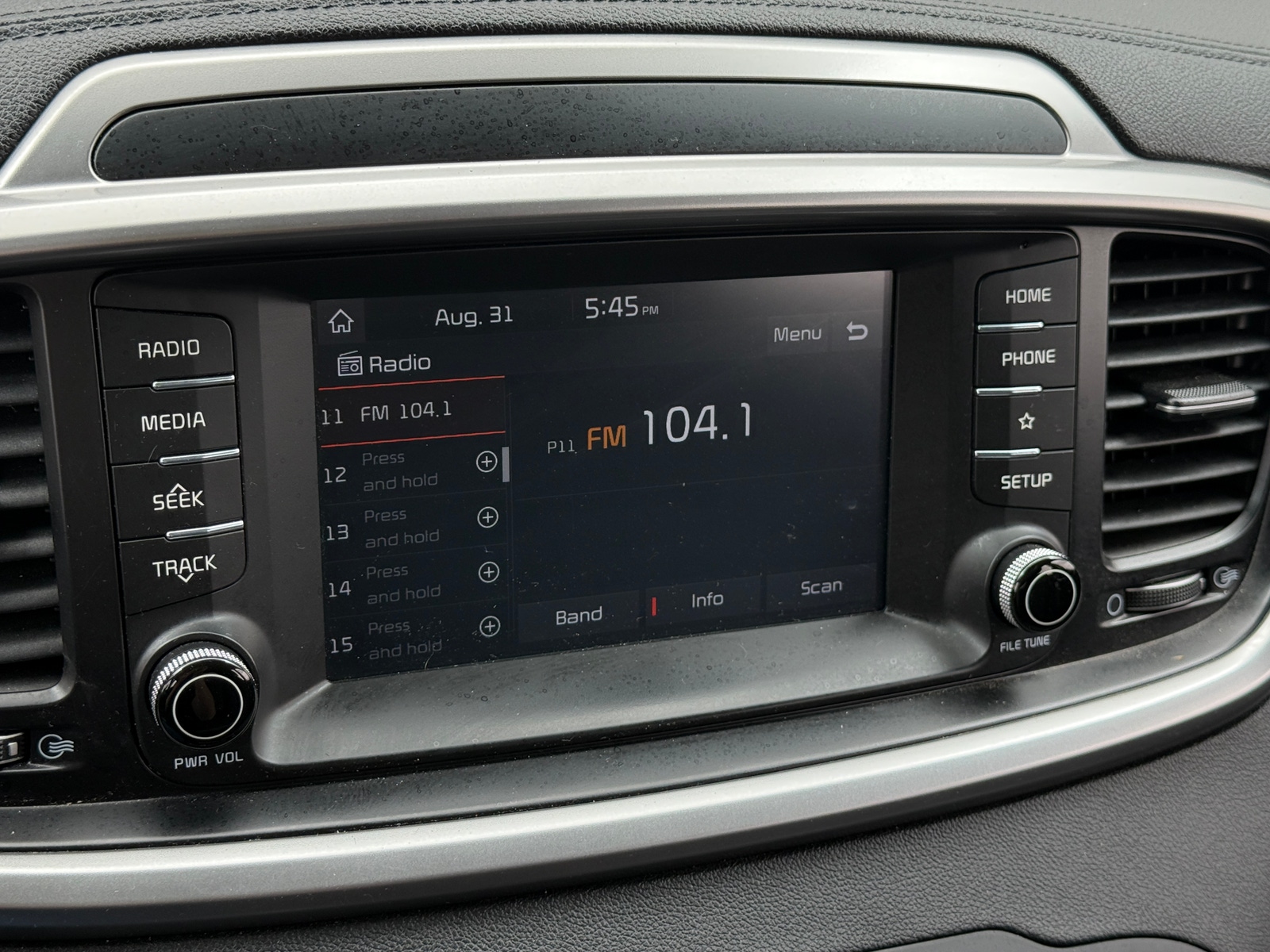 Thumbnail: 2020 Kia Sorento - 4