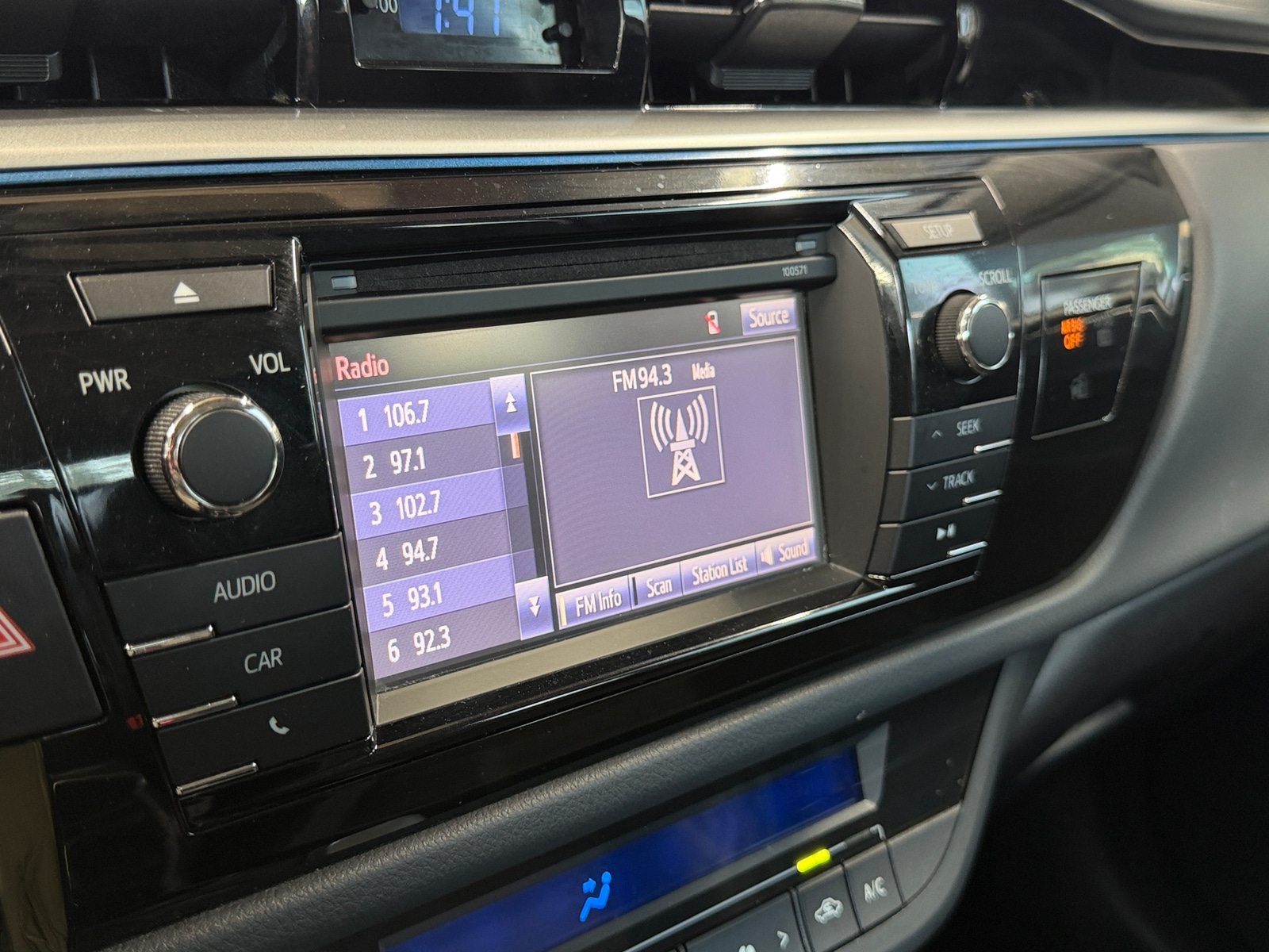 Thumbnail: 2016 Toyota Corolla - 4