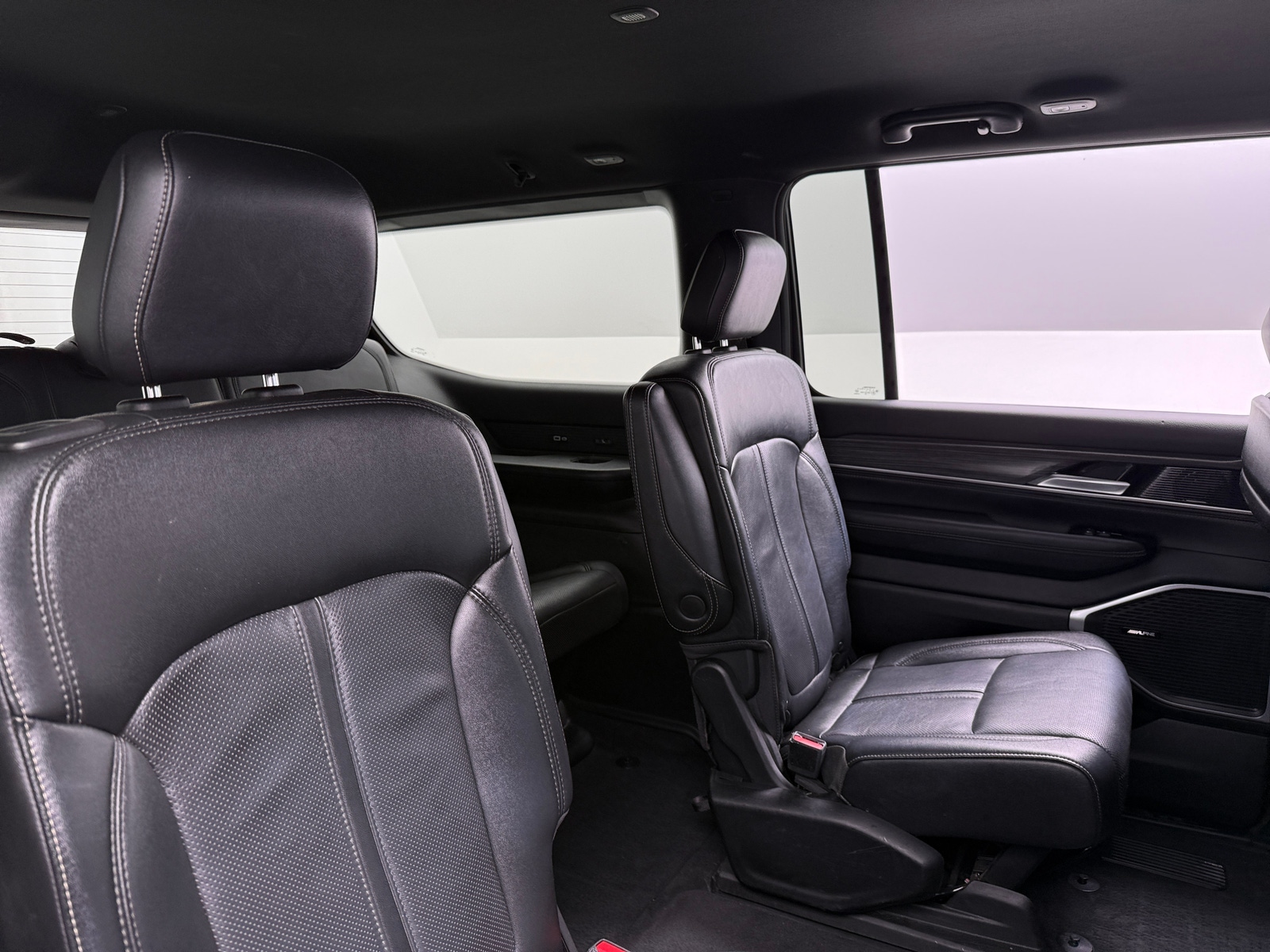 Thumbnail: 2024 Jeep Wagoneer - 5