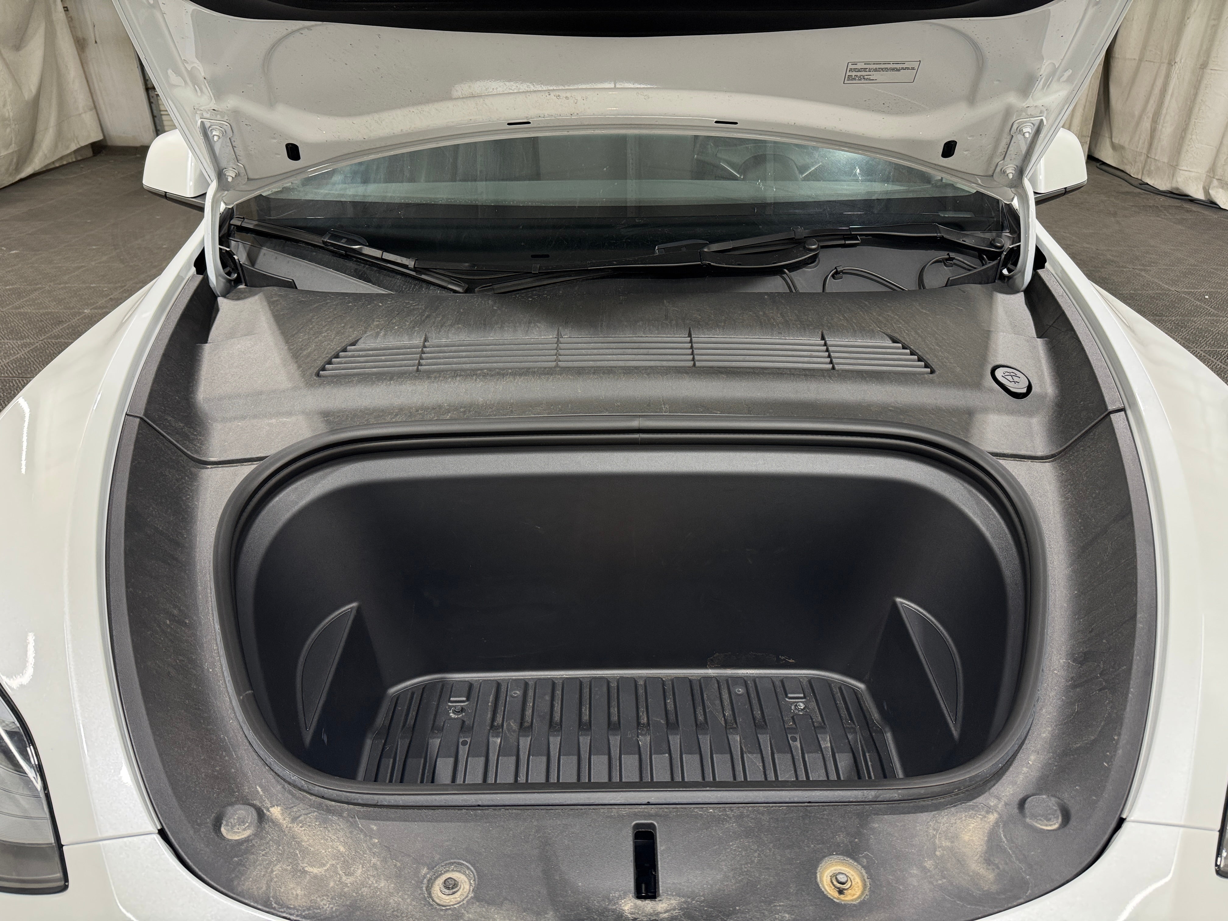 2024 Tesla Model Y Long Range - Photo 4