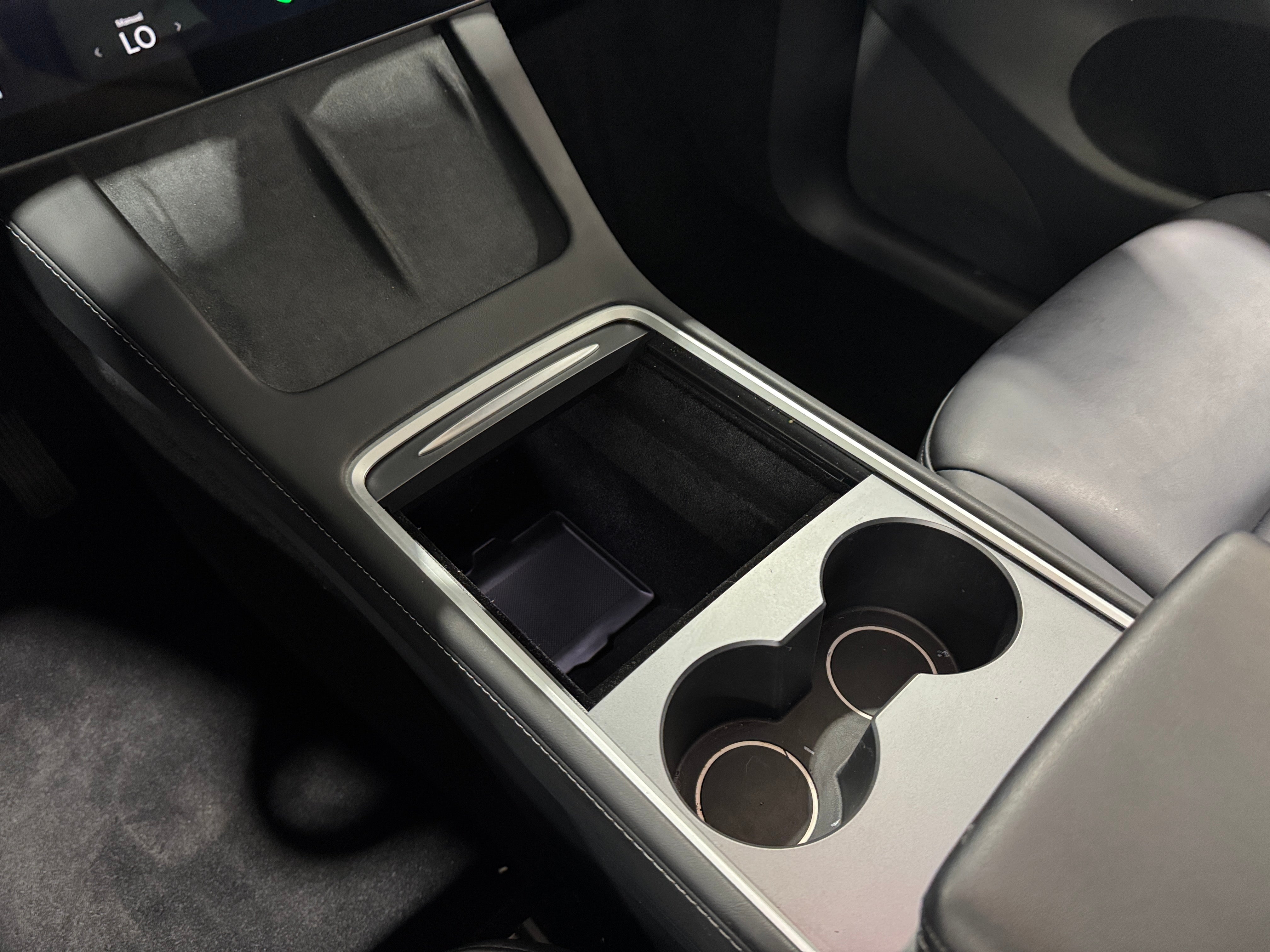 2024 Tesla Model Y Long Range - Photo 8
