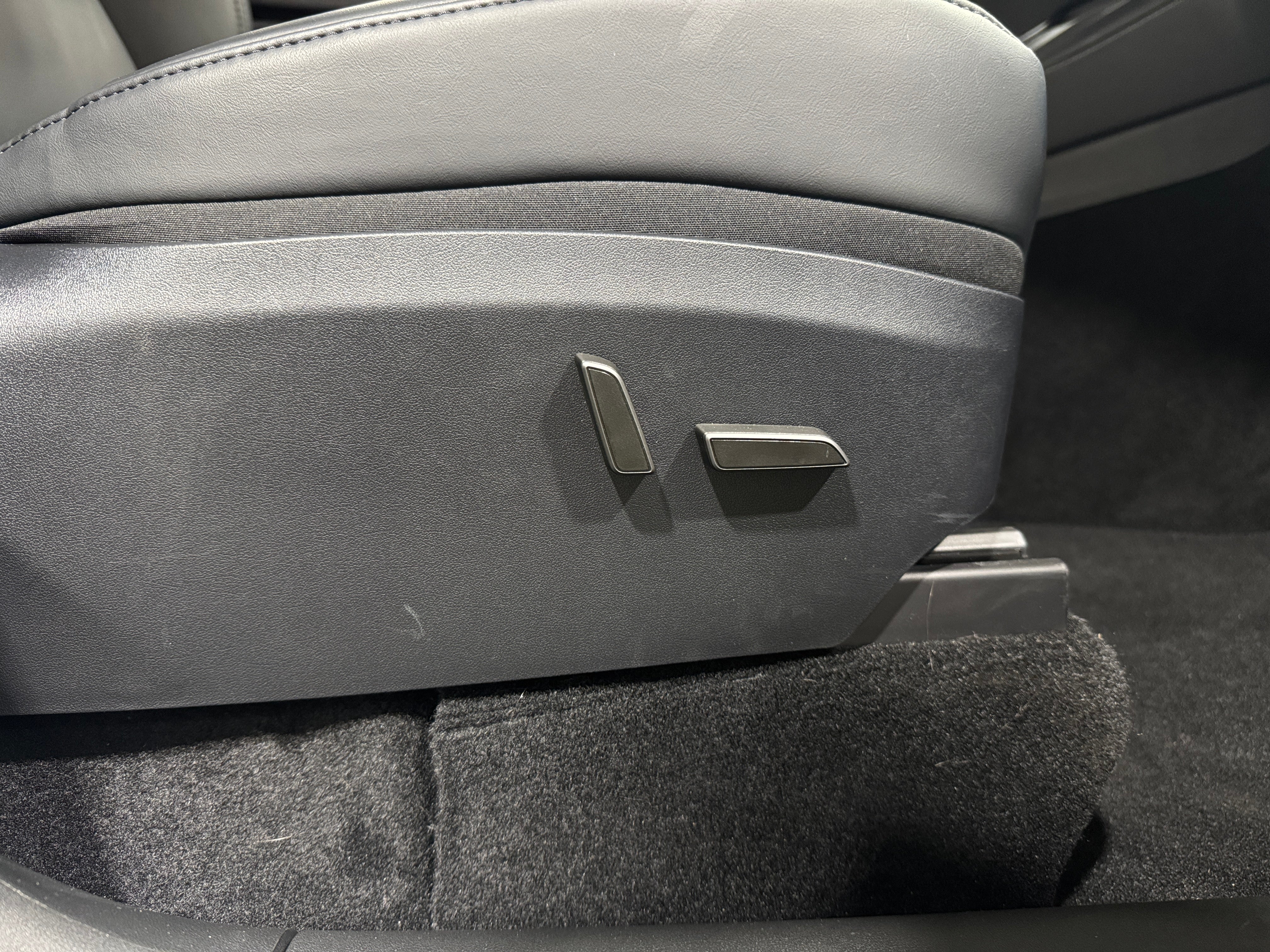2024 Tesla Model Y Long Range - Photo 22