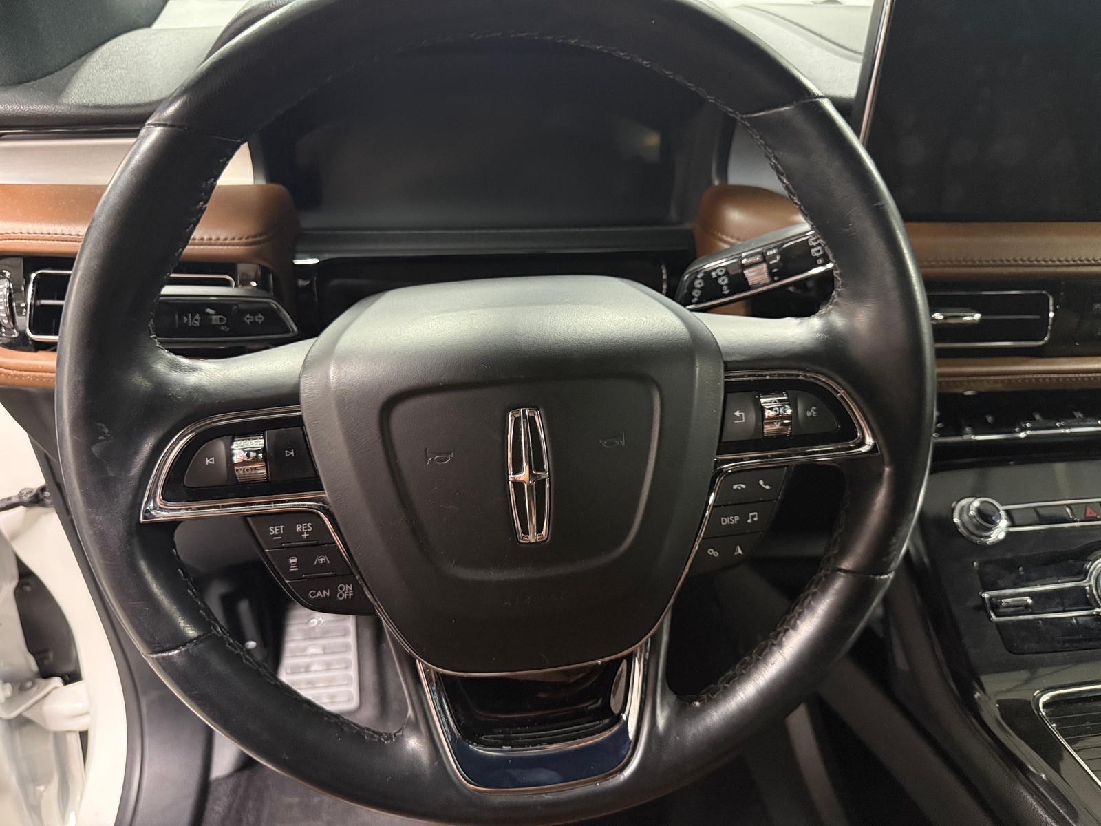 Thumbnail: 2023 Lincoln Nautilus - 4