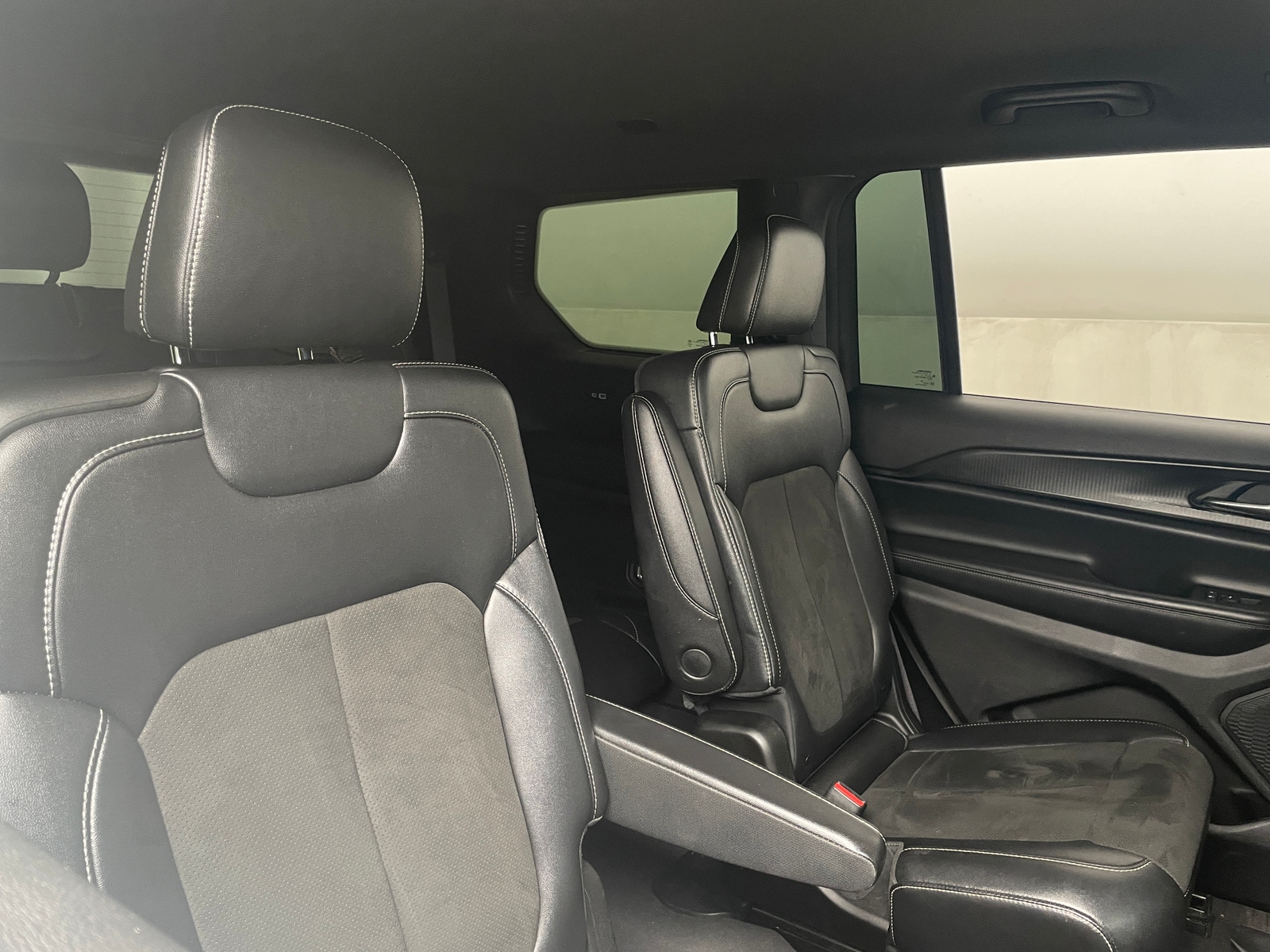 Thumbnail: 2023 Jeep Grand Cherokee L - 5