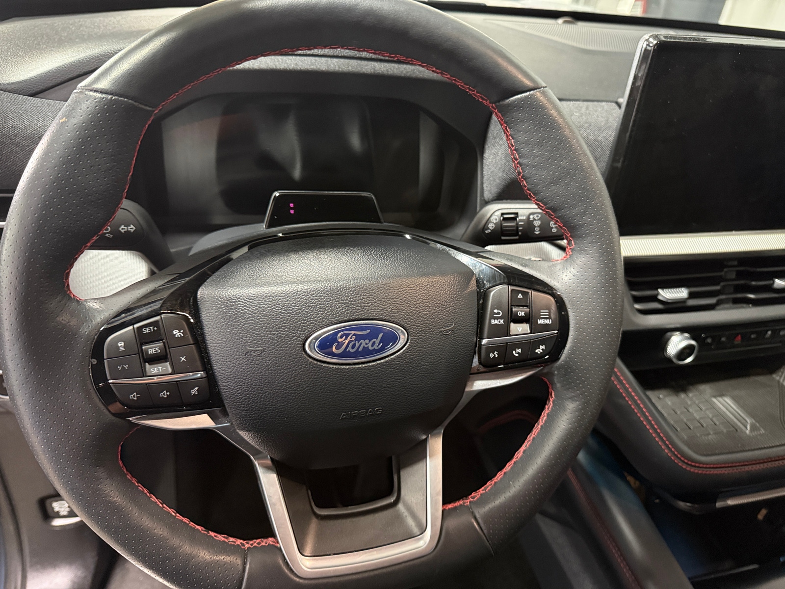 Thumbnail: 2025 Ford Explorer - 4