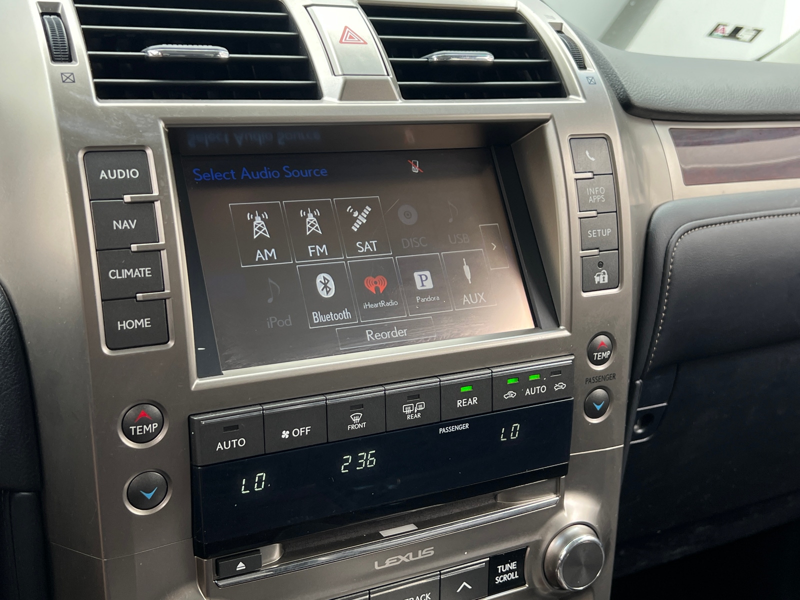 Thumbnail: 2014 Lexus GX - 3