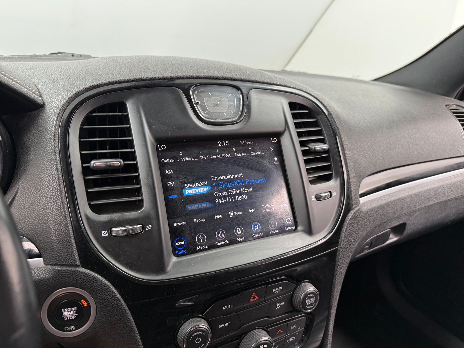 Thumbnail: 2019 Chrysler 300 - 3