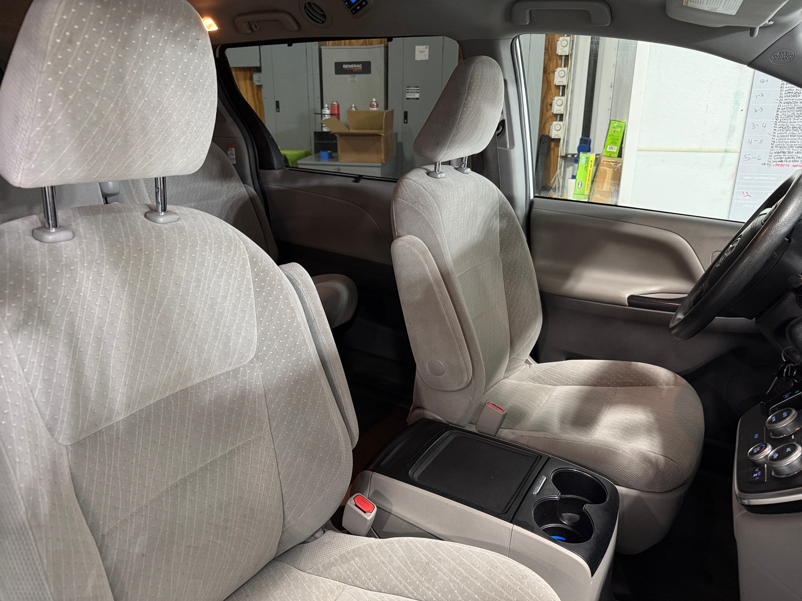 Thumbnail: 2019 Toyota Sienna - 2