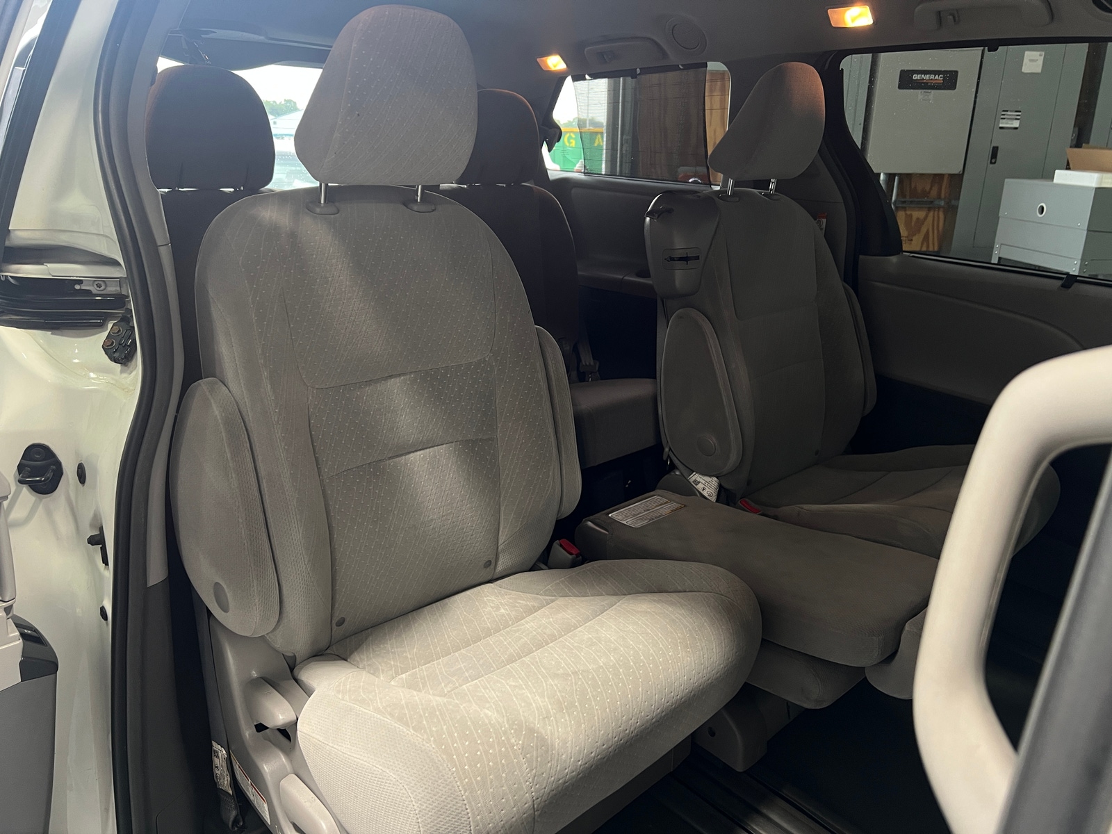 Thumbnail: 2019 Toyota Sienna - 6