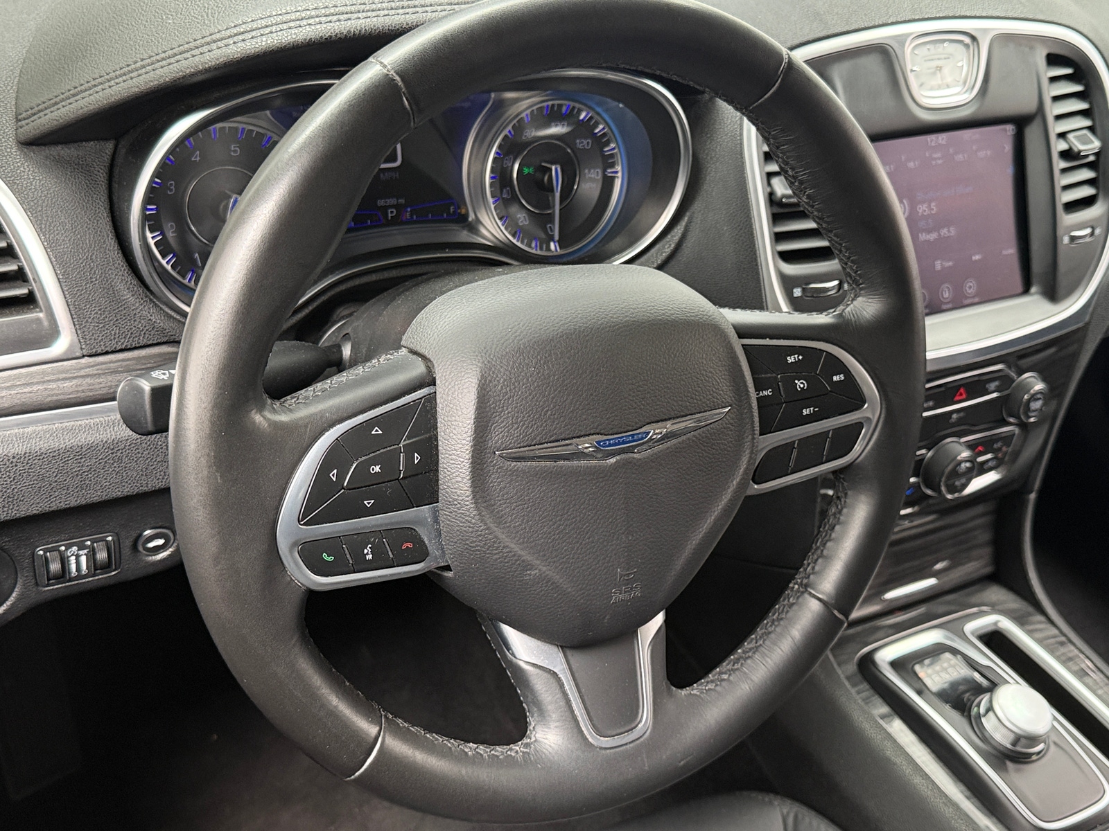 Thumbnail: 2021 Chrysler 300 - 5