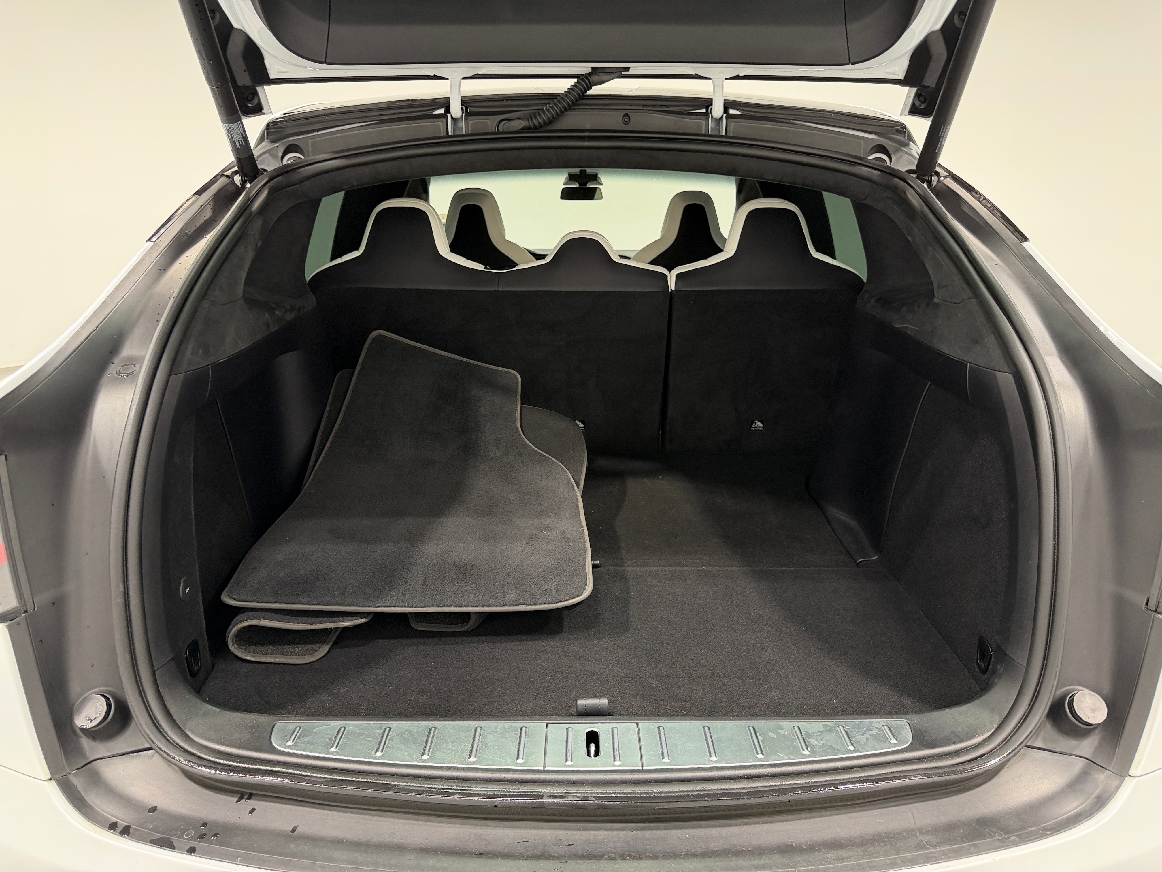 Used 2019 Tesla Model X Long Range with VIN 5YJXCDE25KF183052 for sale in Auburn, WA