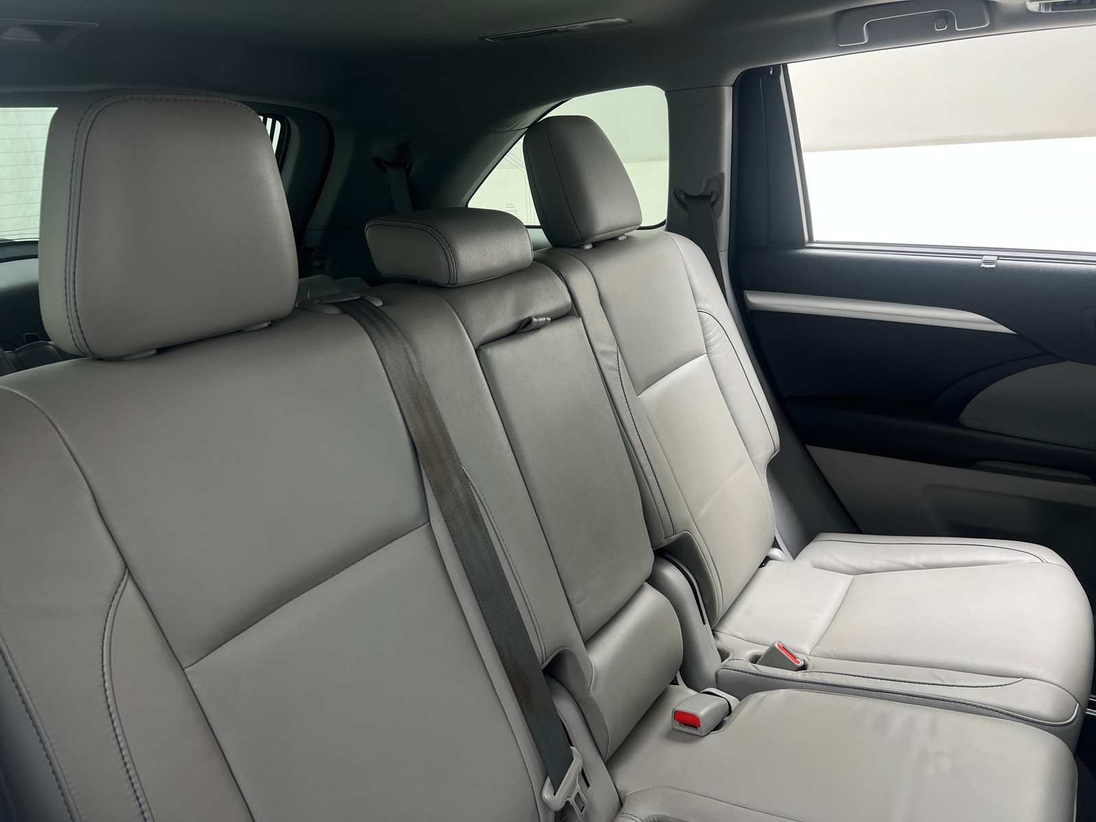 Thumbnail: 2017 Toyota Highlander - 5