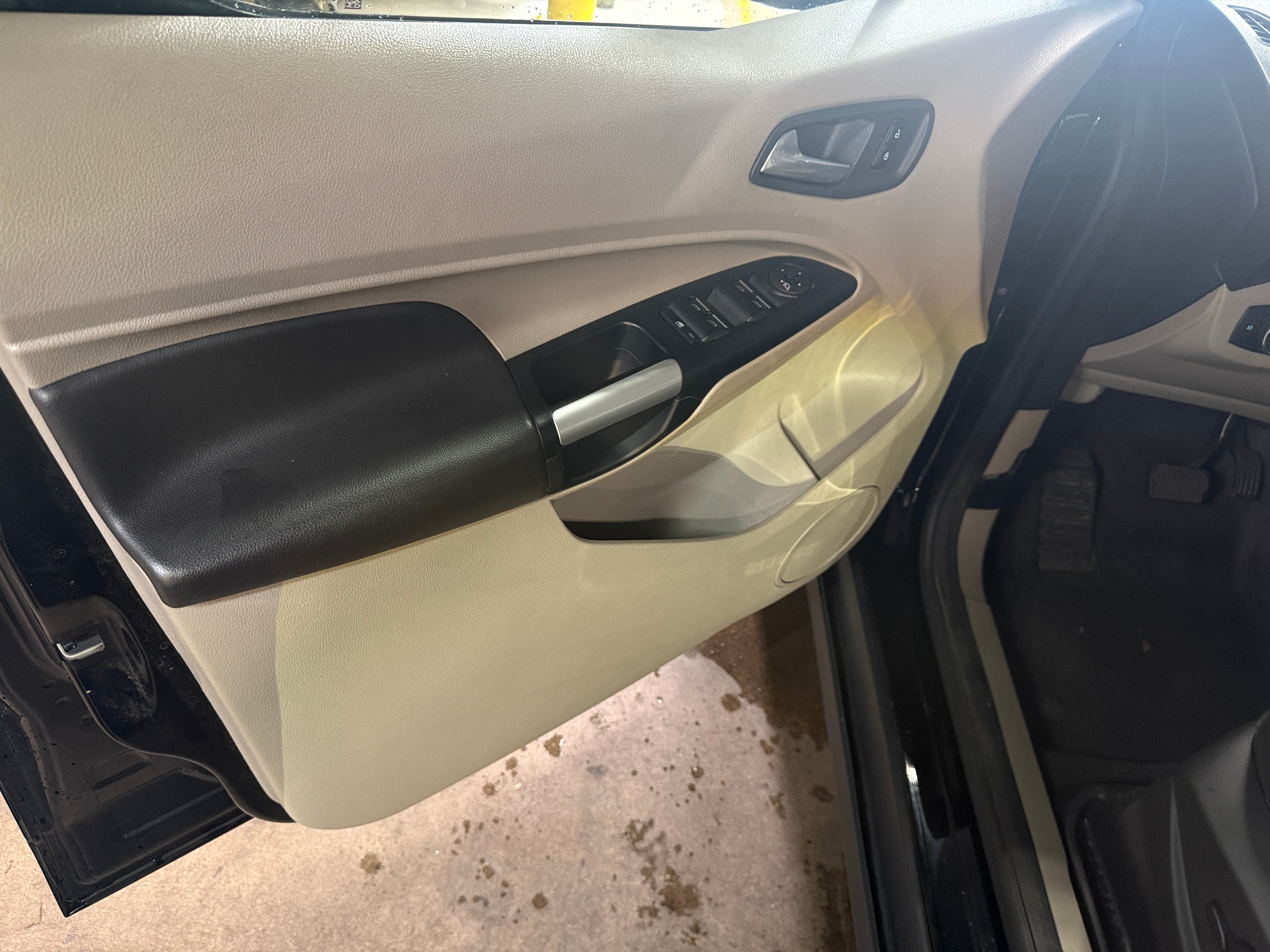 2018 Ford Transit Connect Titanium - Photo 2